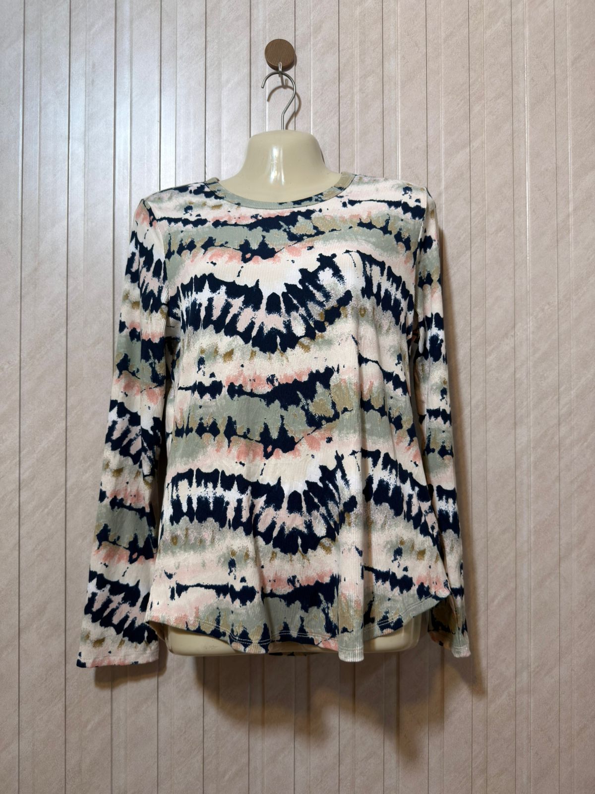 Chest 20  Lenght 23  Fabric Silk Jersey Modern Western Branded Women’s Crop Top
