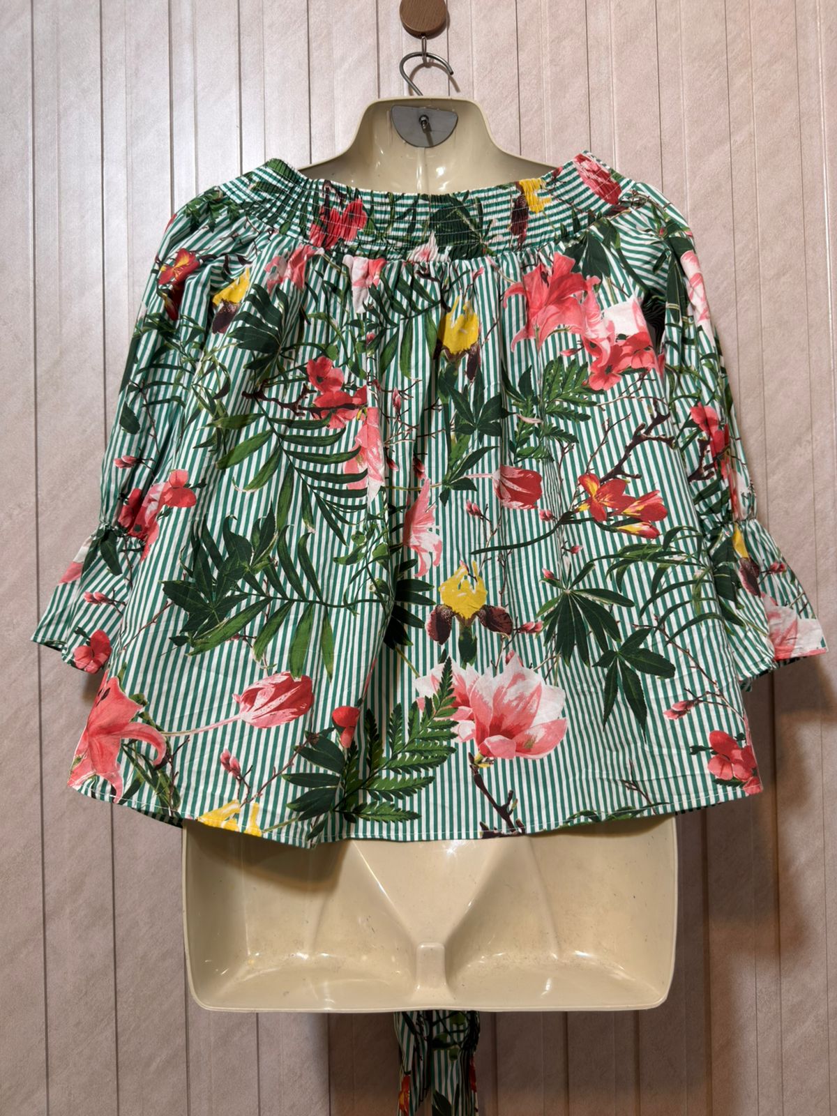 Chest 20  Lenght 21  Fabric Cotton Silk Elegant Crop Top for Women