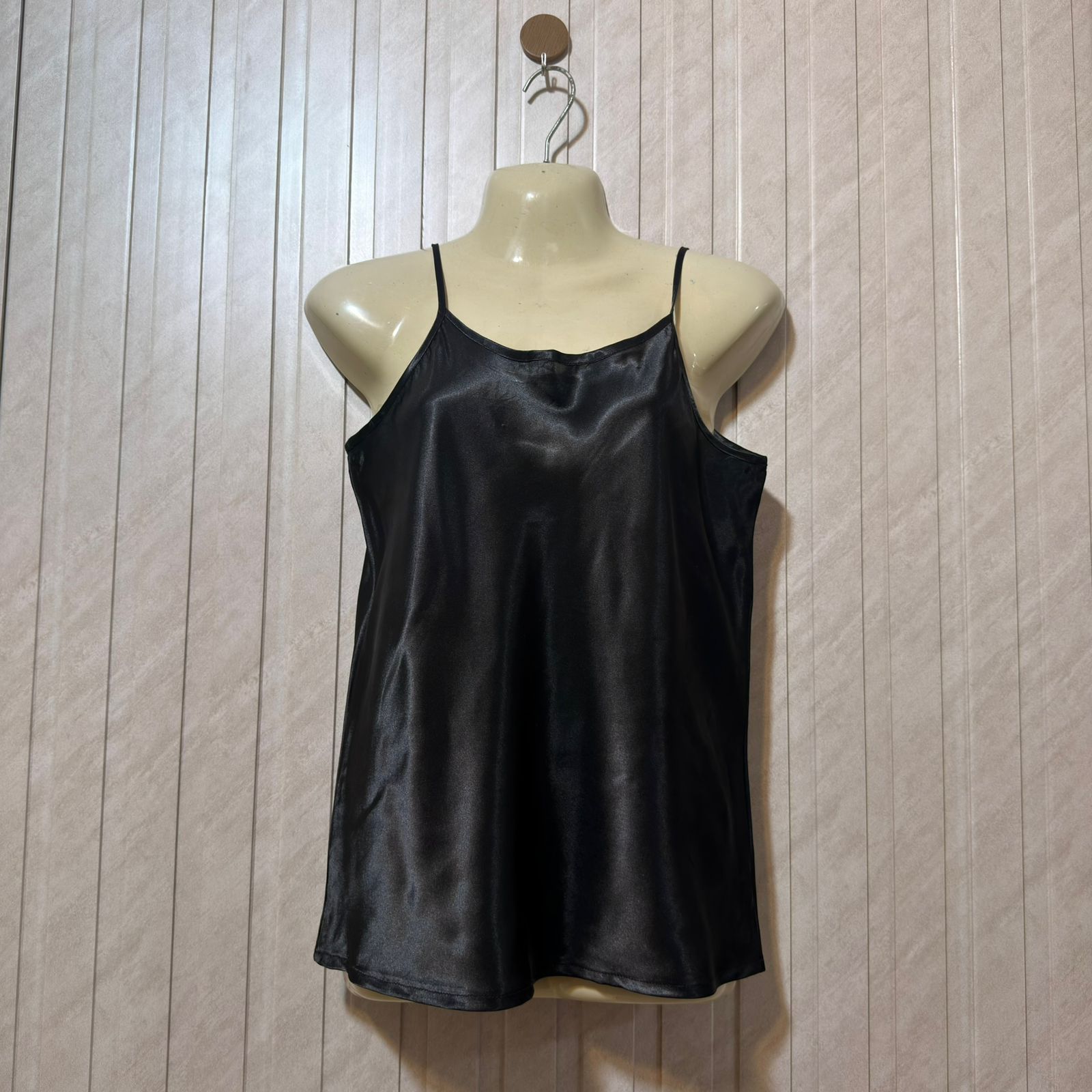 Chest 19  Lenght 23  Fabric Silk Women’s Modern Western Crop Top