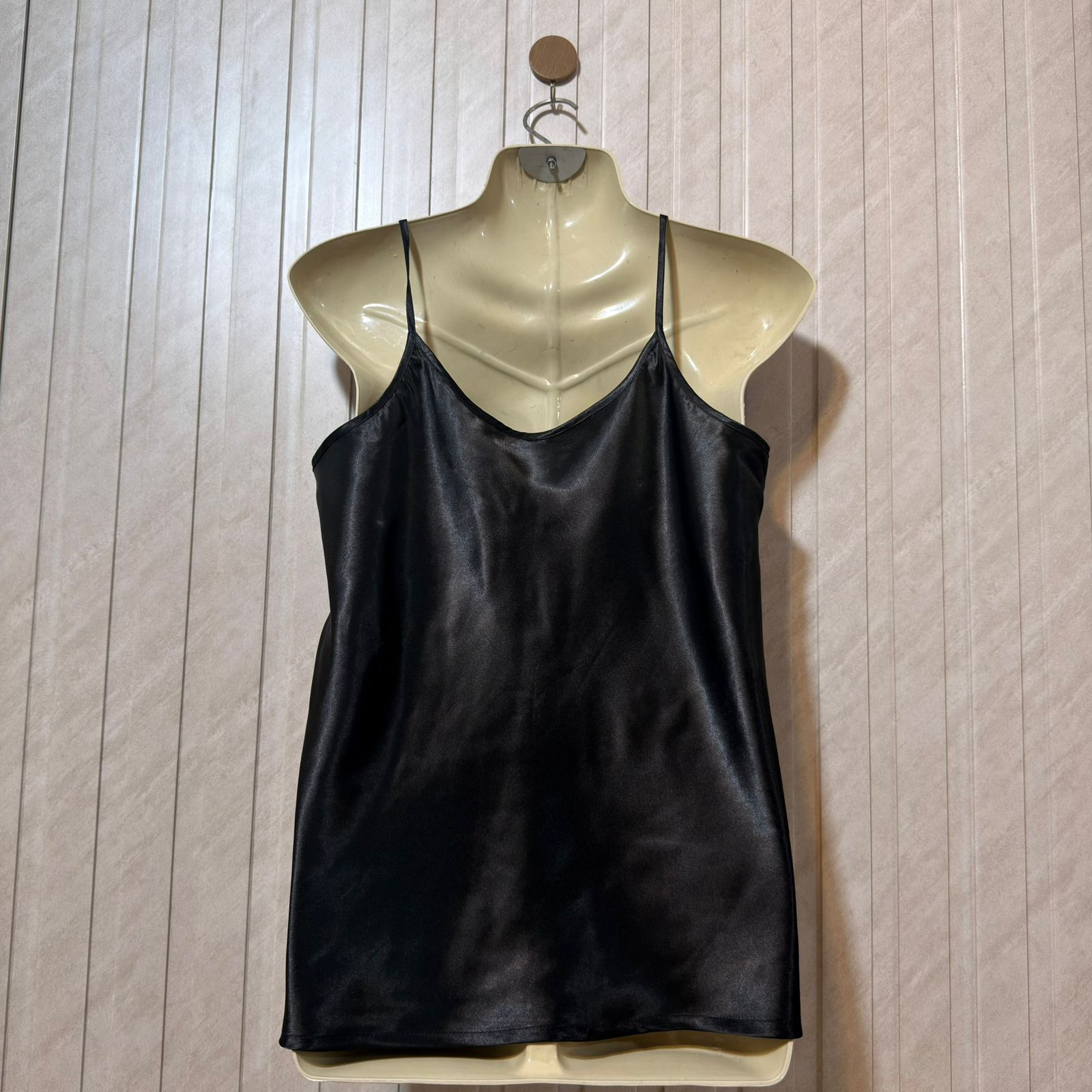 Chest 19  Lenght 23  Fabric Silk Women’s Modern Western Crop Top
