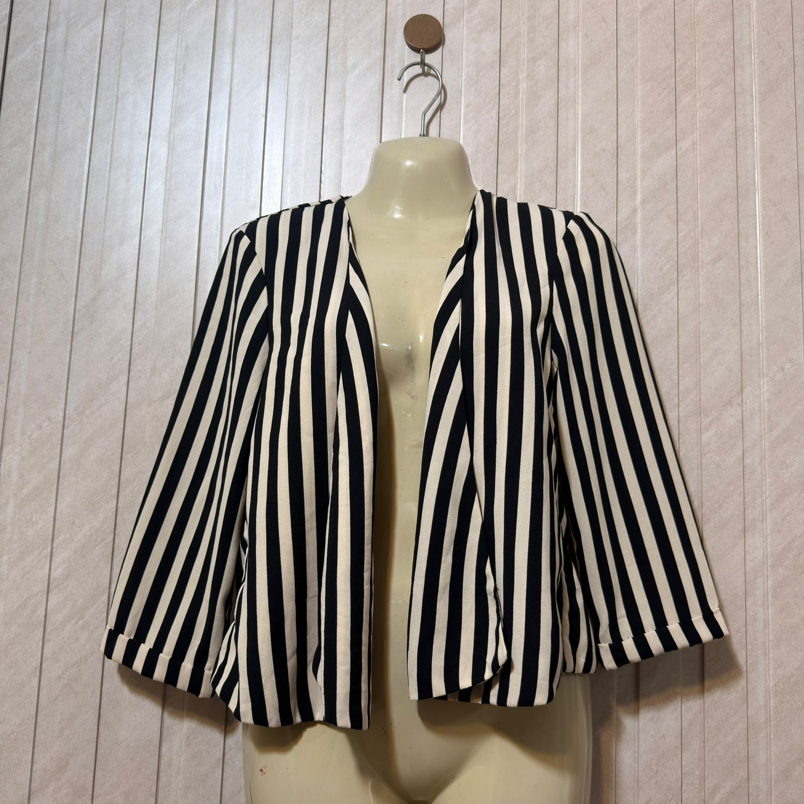 Chest Small  Lenght 21  Fabric Georgette Casual Western Branded Women’s Shrug
