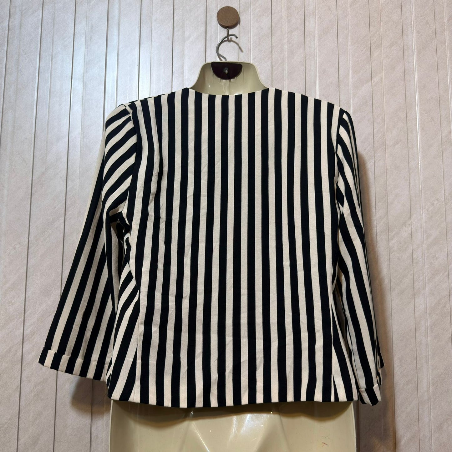Chest Small  Lenght 21  Fabric Georgette Casual Western Branded Women’s Shrug