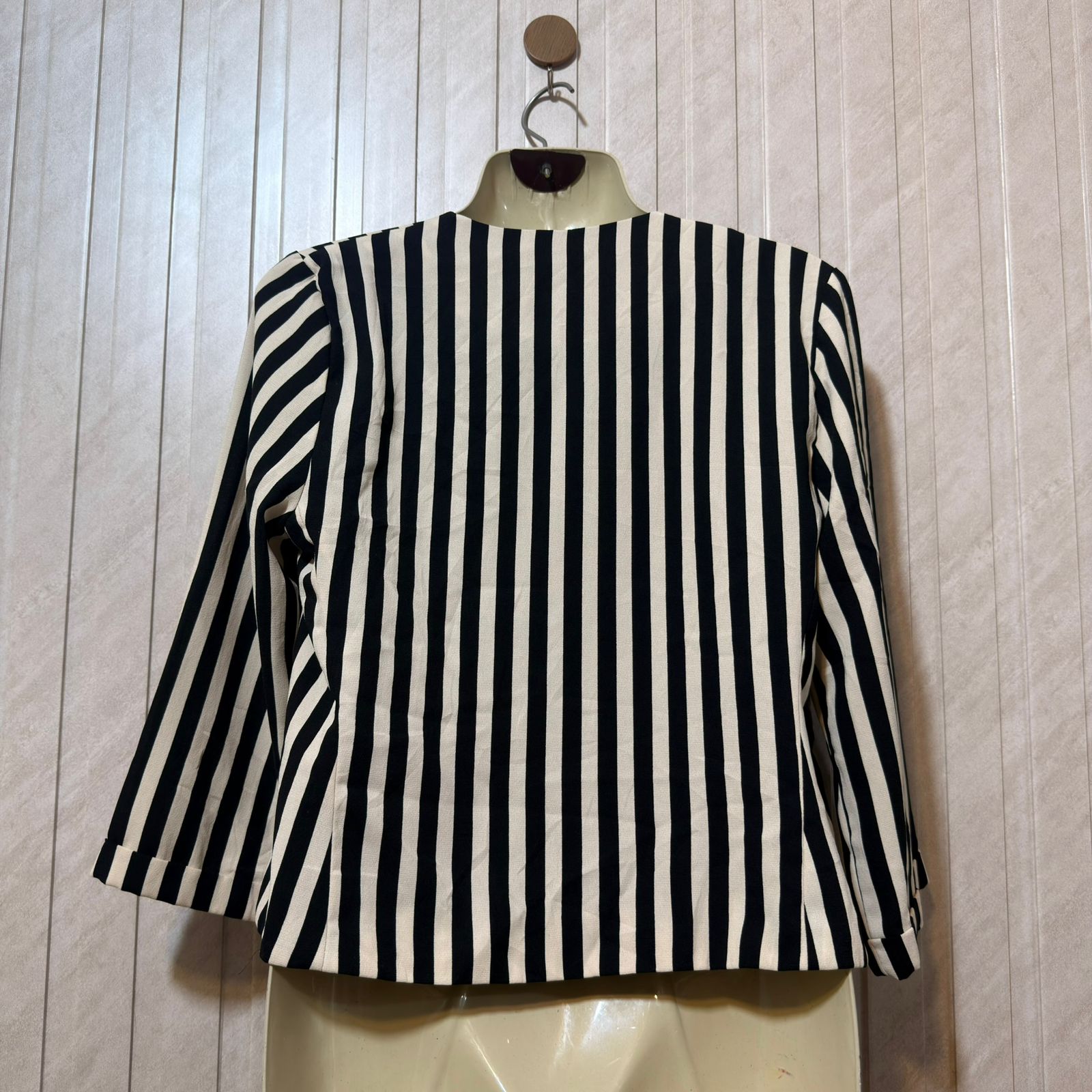 Chest Small  Lenght 21  Fabric Georgette Casual Western Branded Women’s Shrug