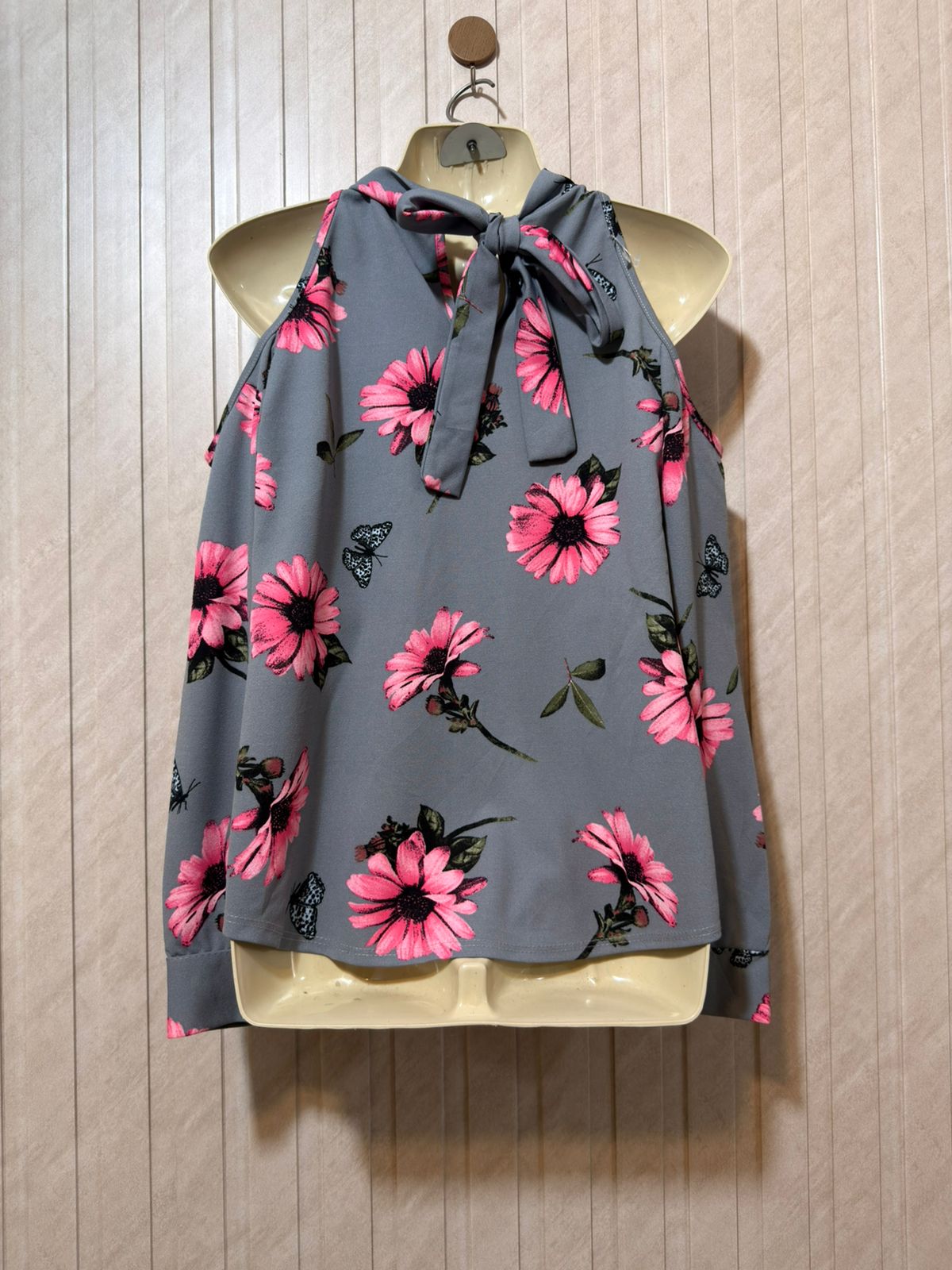 Chest 21  Lenght 23  Fabric Silk jersey Women’s Premium Branded Crop Top