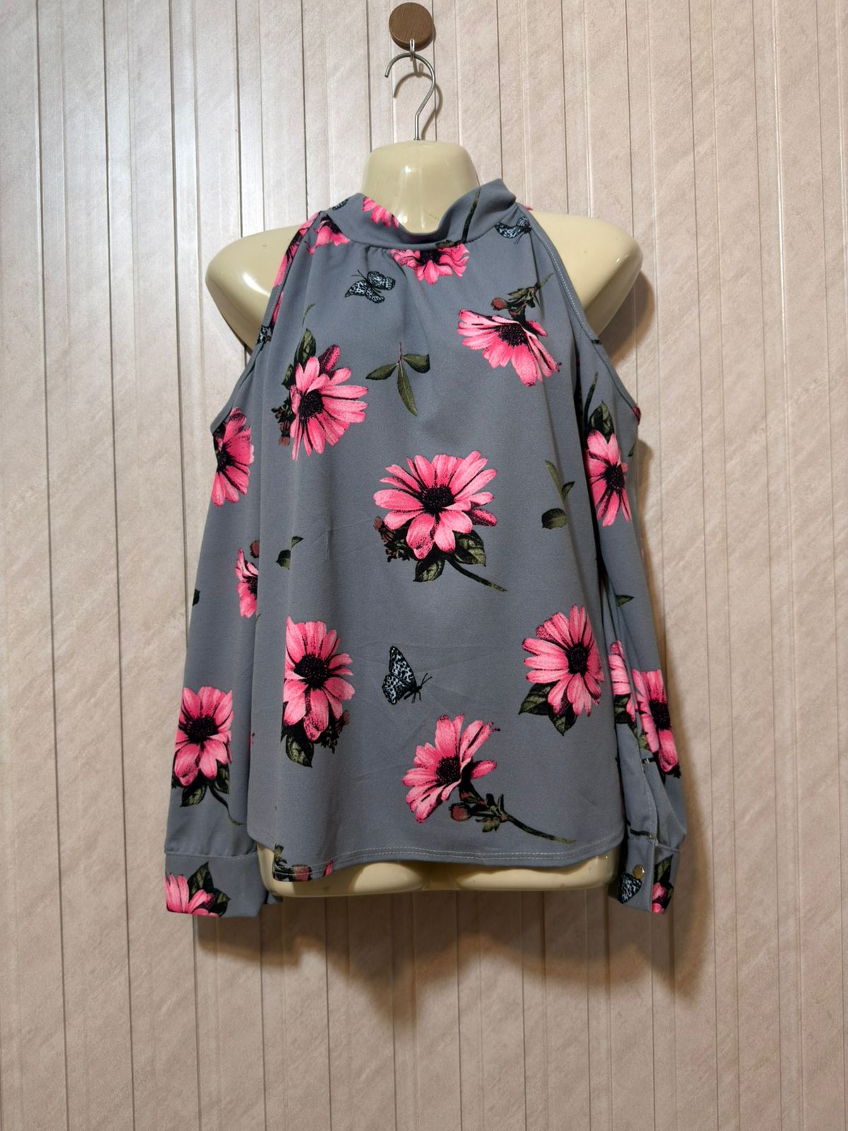 Chest 21  Lenght 23  Fabric Silk jersey Women’s Premium Branded Crop Top