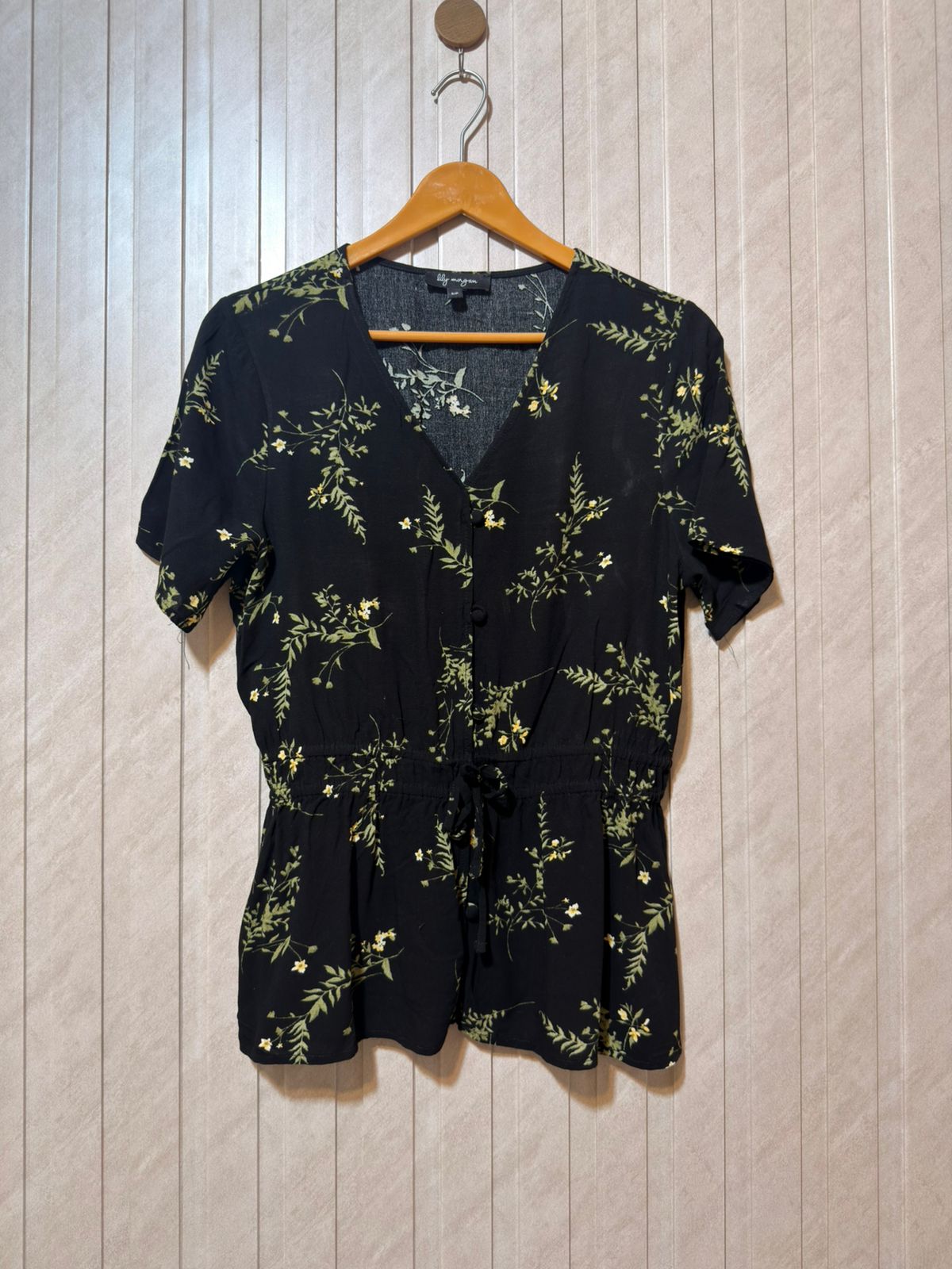 Chest 18  Length 24  Fabric Rayon Women’s Popular Western Half Sleeve Top