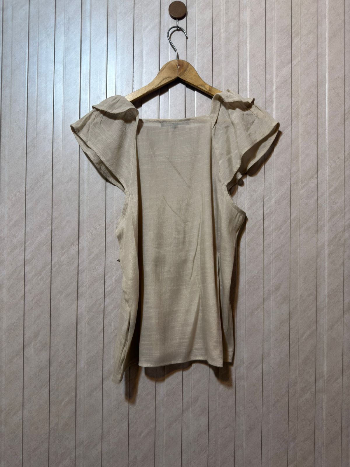 Chest 19  Length 22  Fabric Cotton Silk Women’s Signature Western Half Sleeve Top