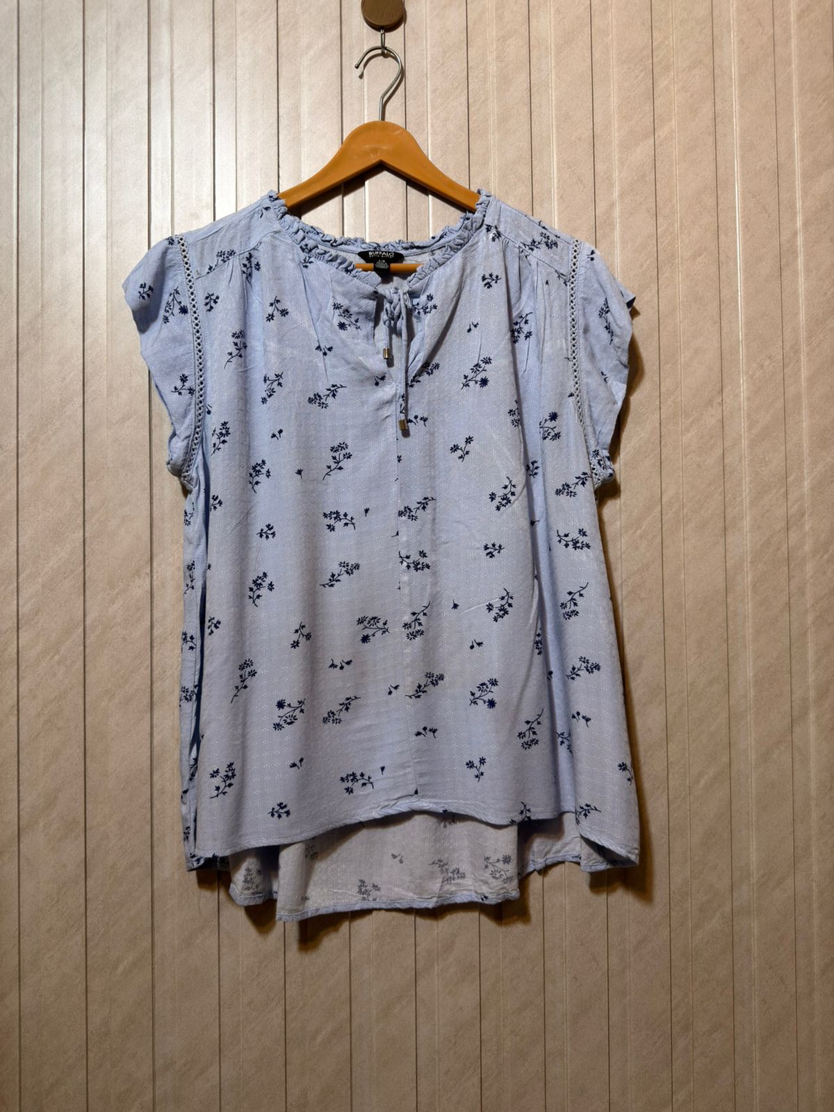 Chest 20  Length 24  Fabric Linen Women’s Modern Western Half Sleeve Top