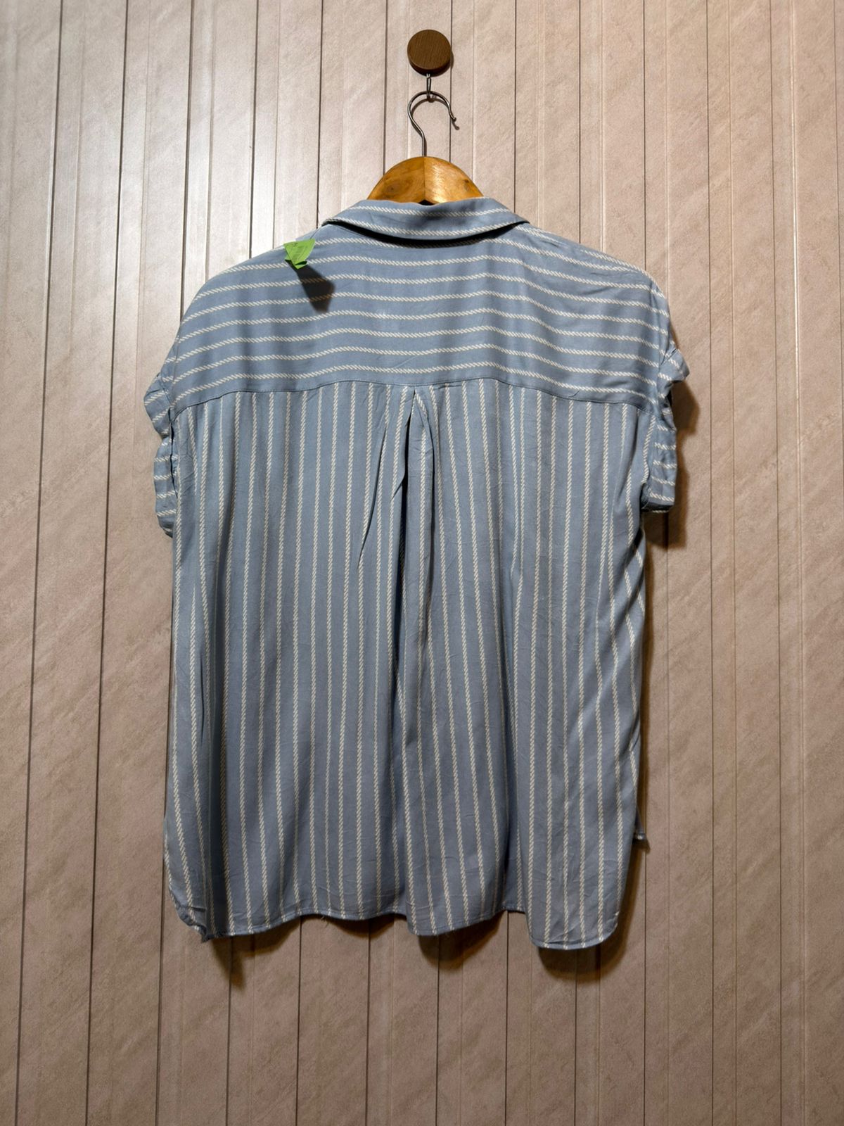 Chest 20   Length 23  Fabric Linen Women’s Vogue Half Sleeves Top