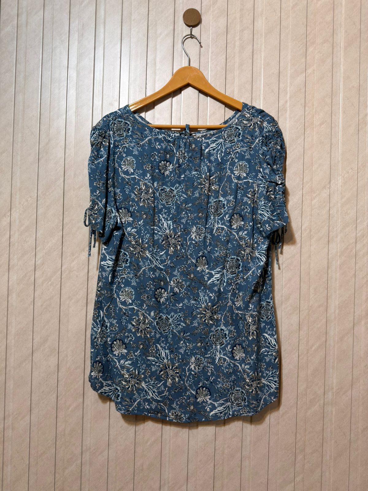 Chest 20   Length 27  Fabric Rayon Women’s Luxe Half Sleeves Top