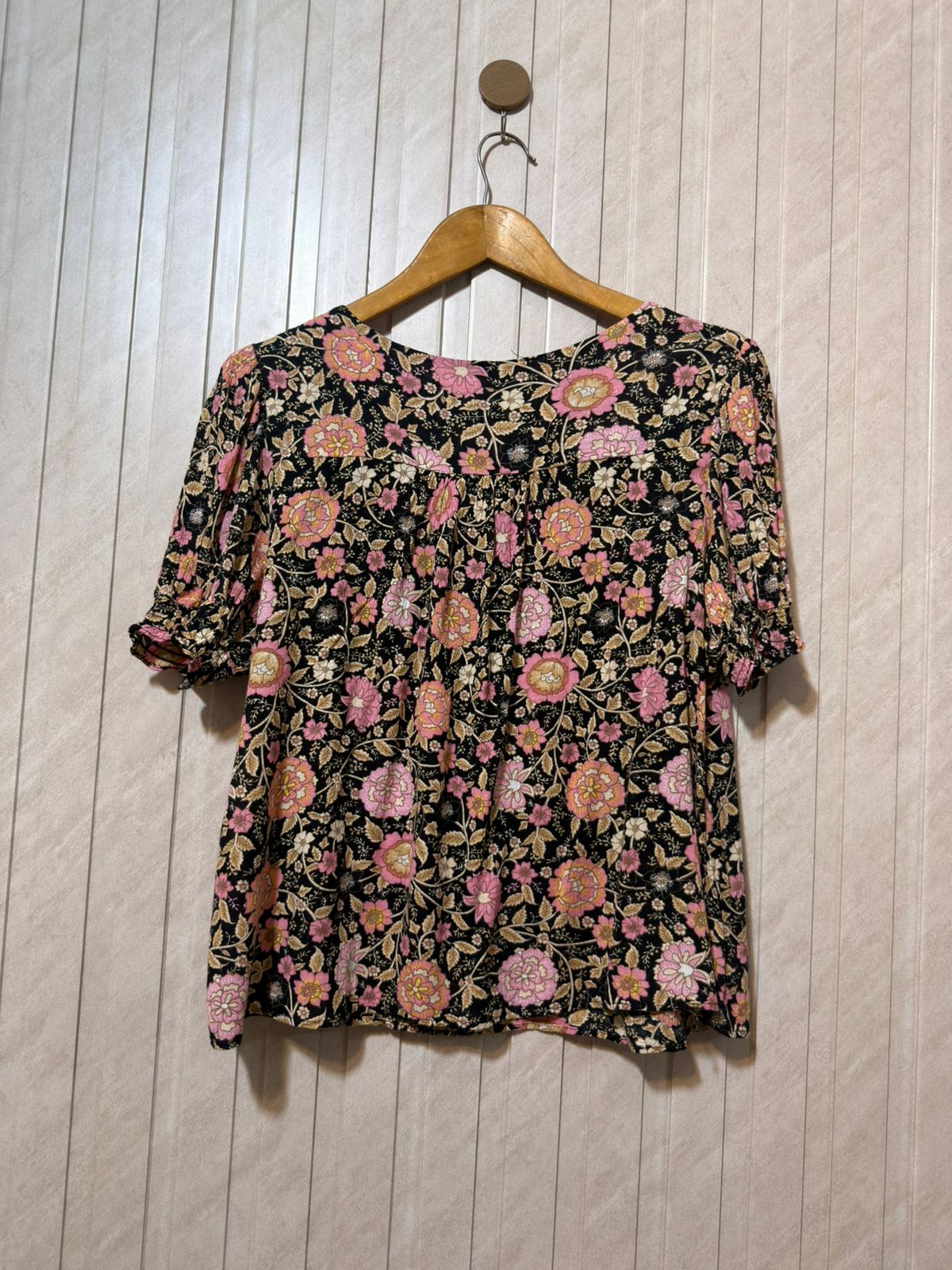 Chest 20   Length 21  Fabric Rayon Women’s Grace Half Sleeves Top