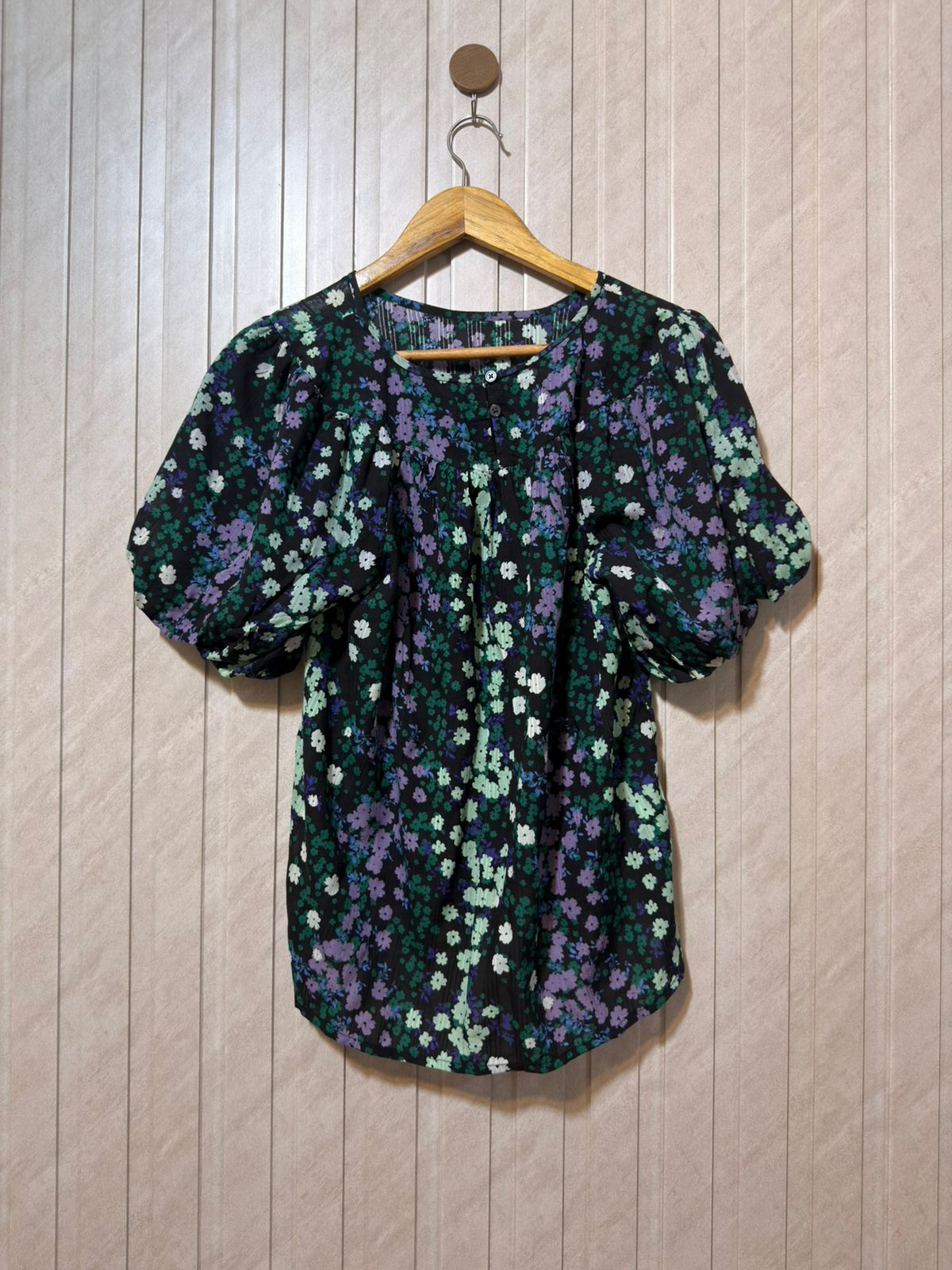 Chest 18   Length 23  Fabric Cotton Silk Women’s Iconic Wardrobe Top