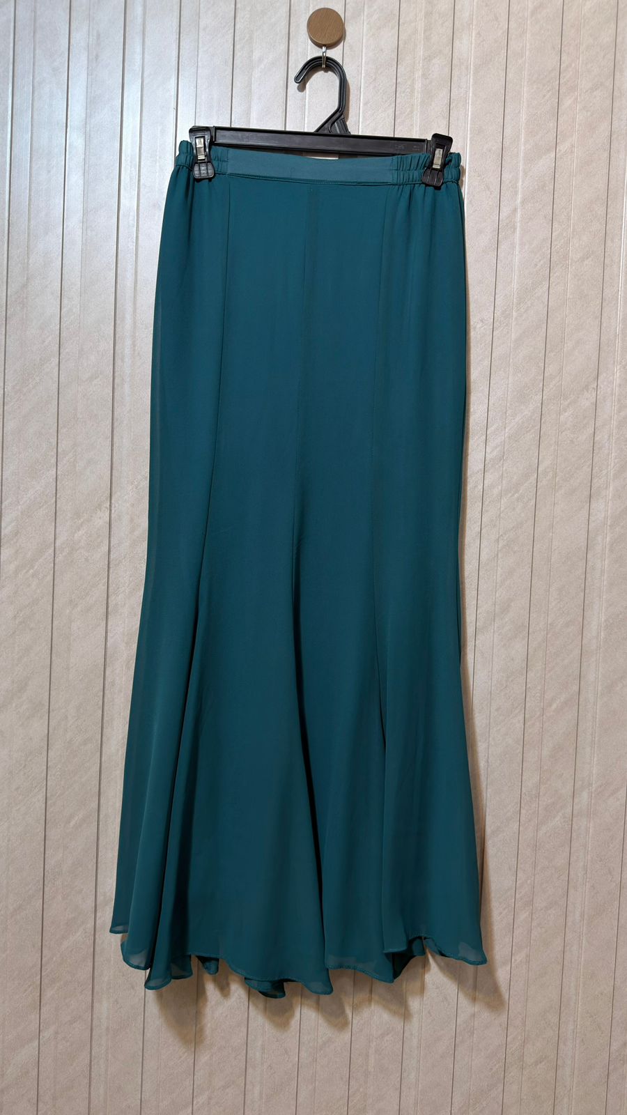 Waist 30  Length 37  Fabric Chiffon Women’s Statement Skirt