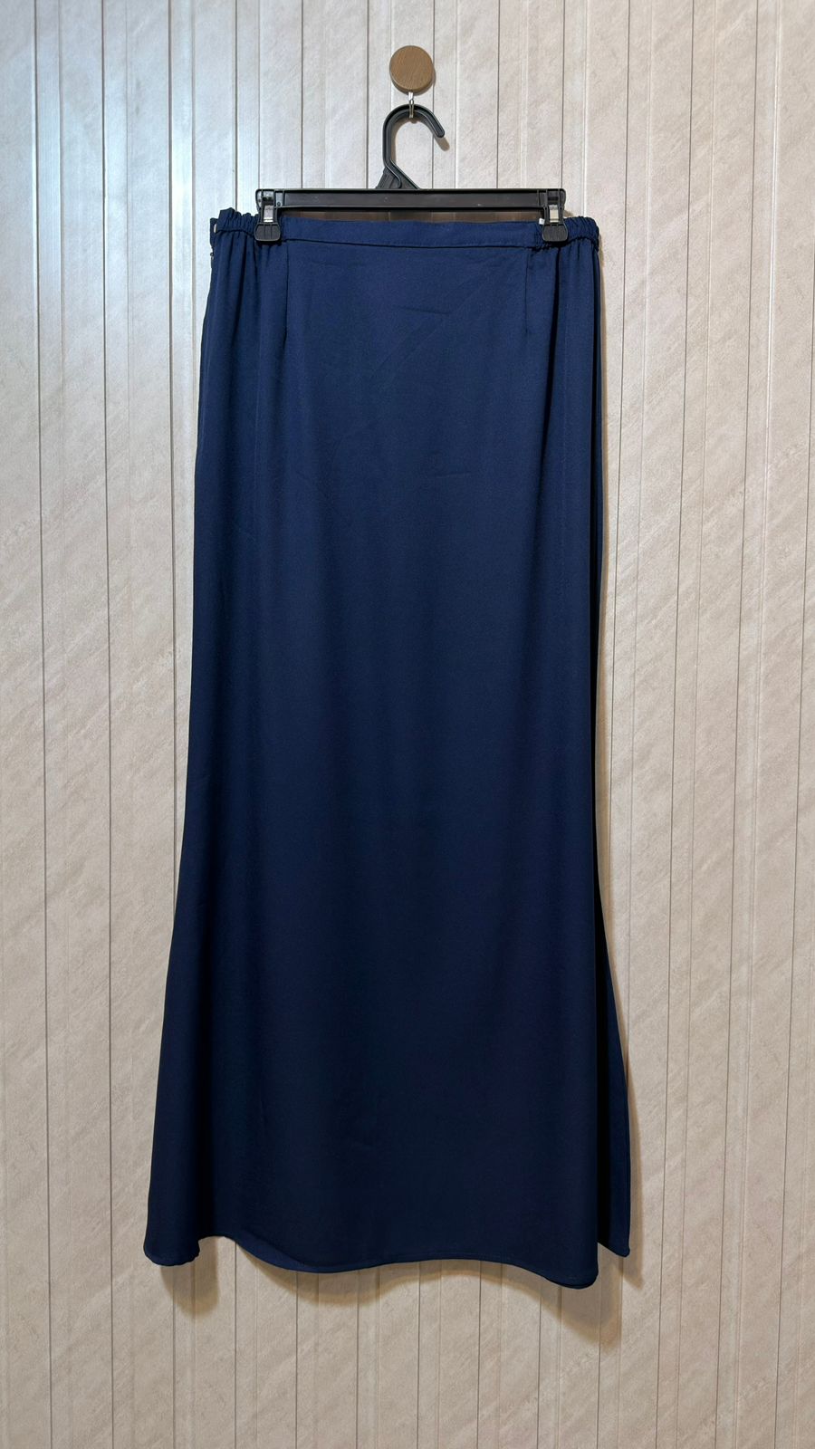 Waist 34  Length 40  Fabric rayon Women’s Classic Collection Skirt