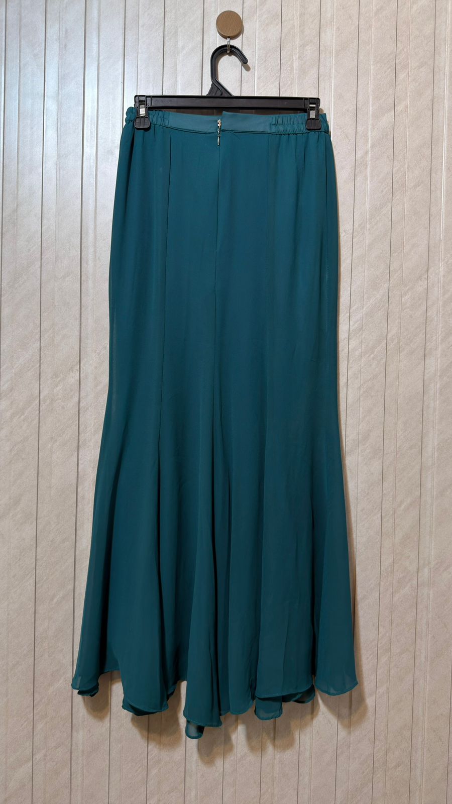 Waist 30  Length 37  Fabric Chiffon Women’s Statement Skirt