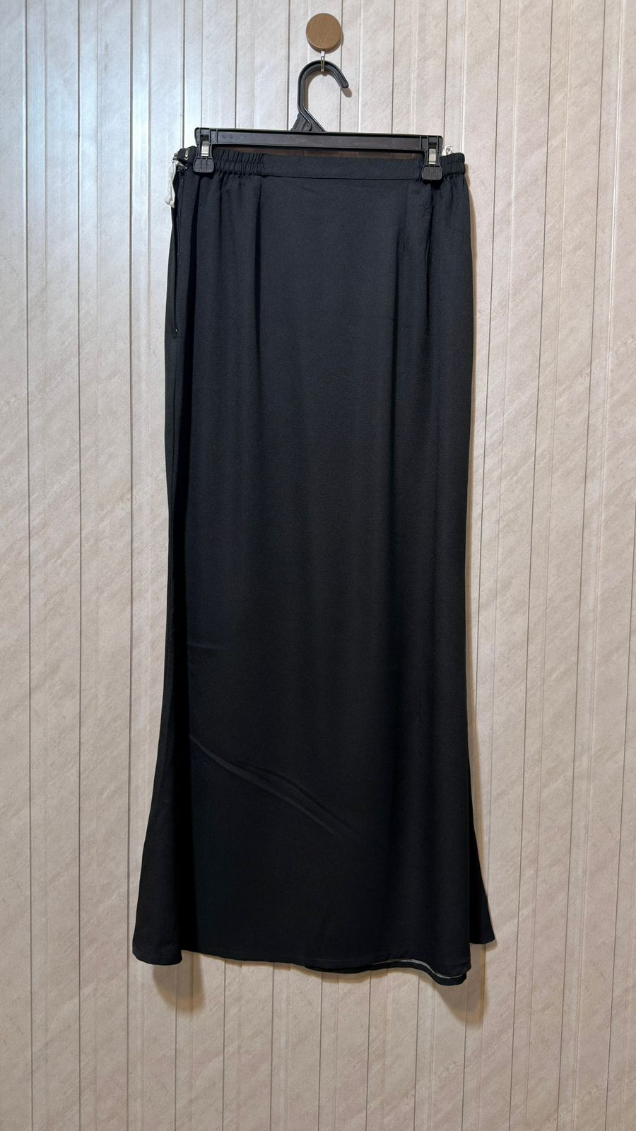 Waist 32  Length 40  Fabric rayon Women’s Modern Collection Skirt