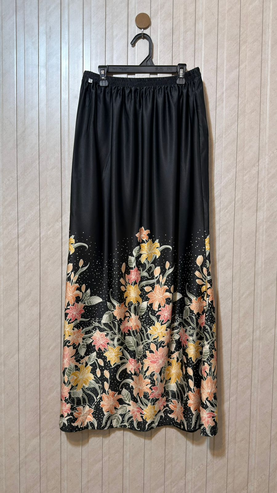 Waist 32  Length 40  Fabric silk Women’s Casual Skirt