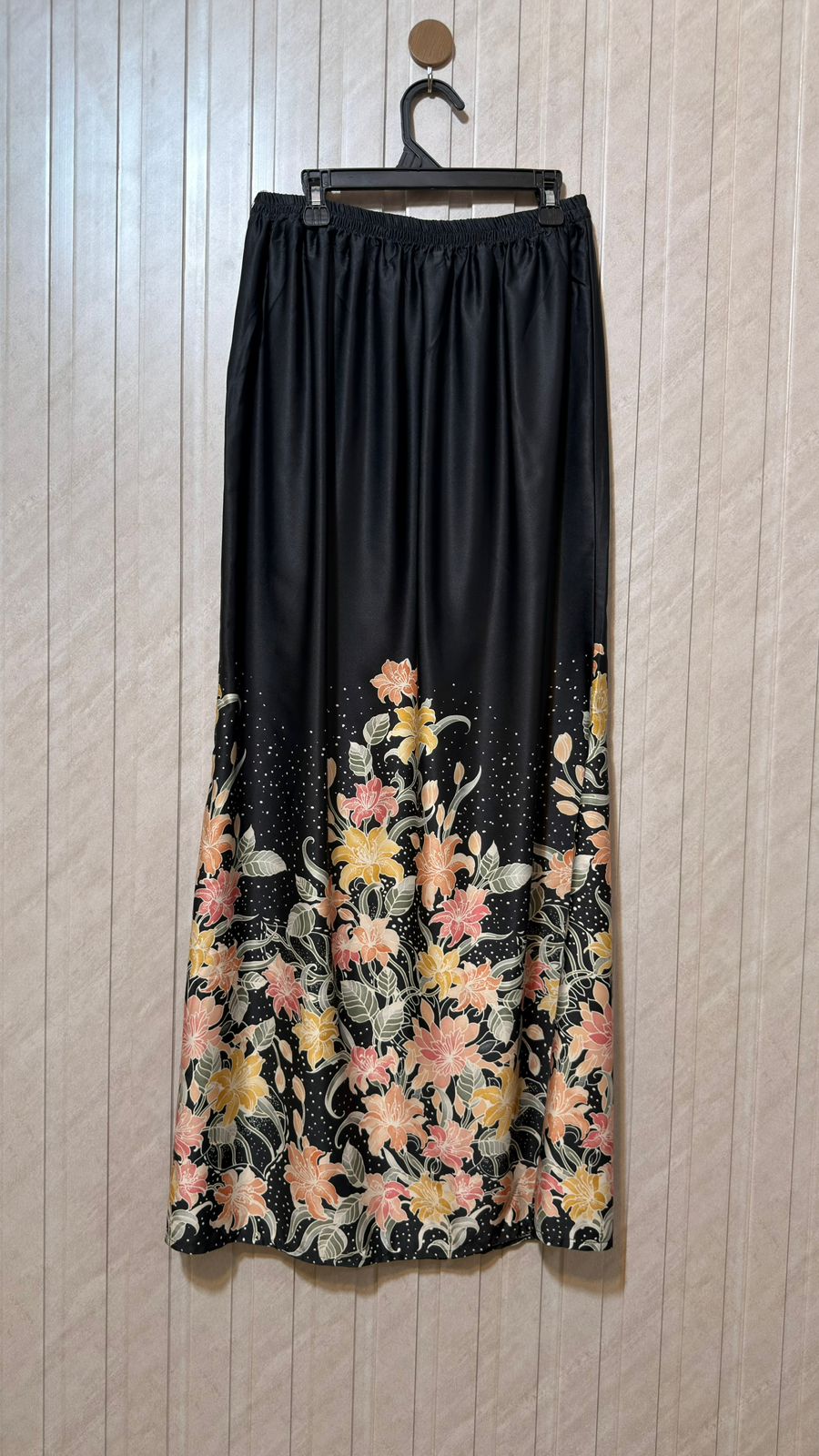 Waist 32  Length 40  Fabric silk Women’s Casual Skirt