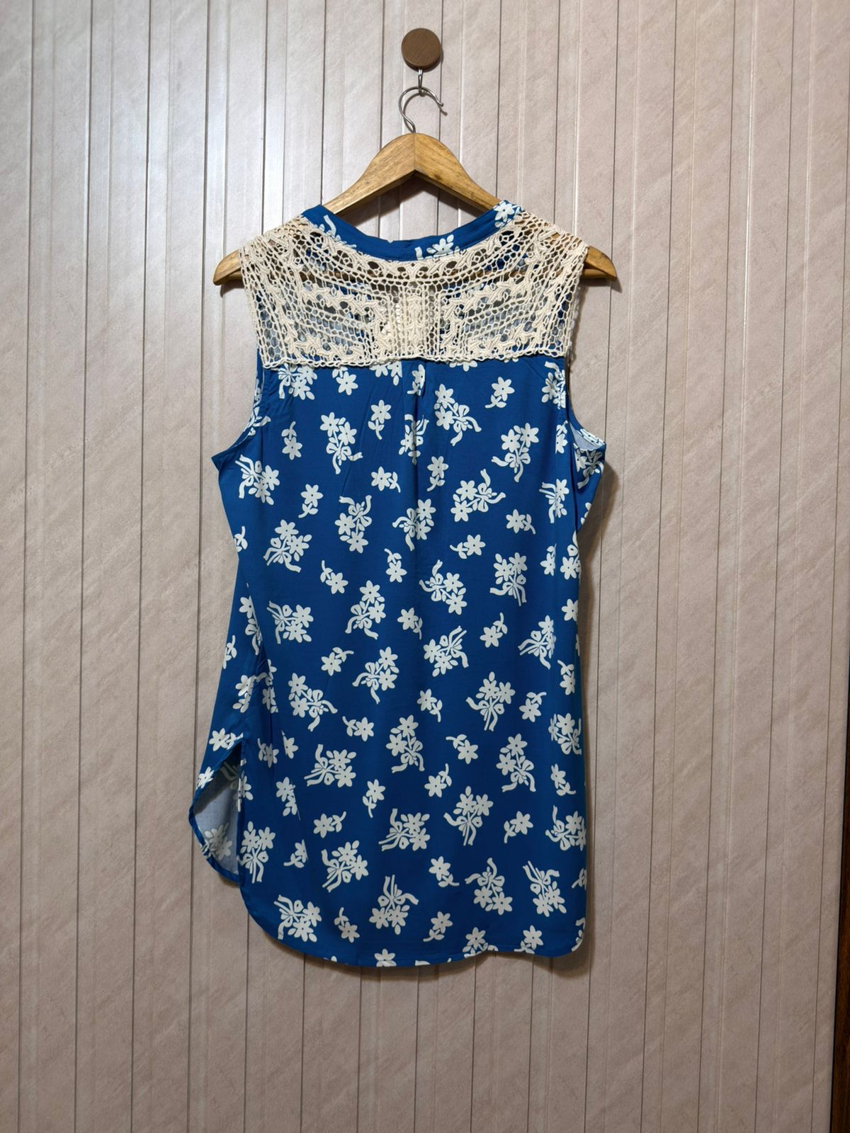 Chest 22  Lenght 30 to 32  Fabric Linen Stylish Western Sleeveless Top