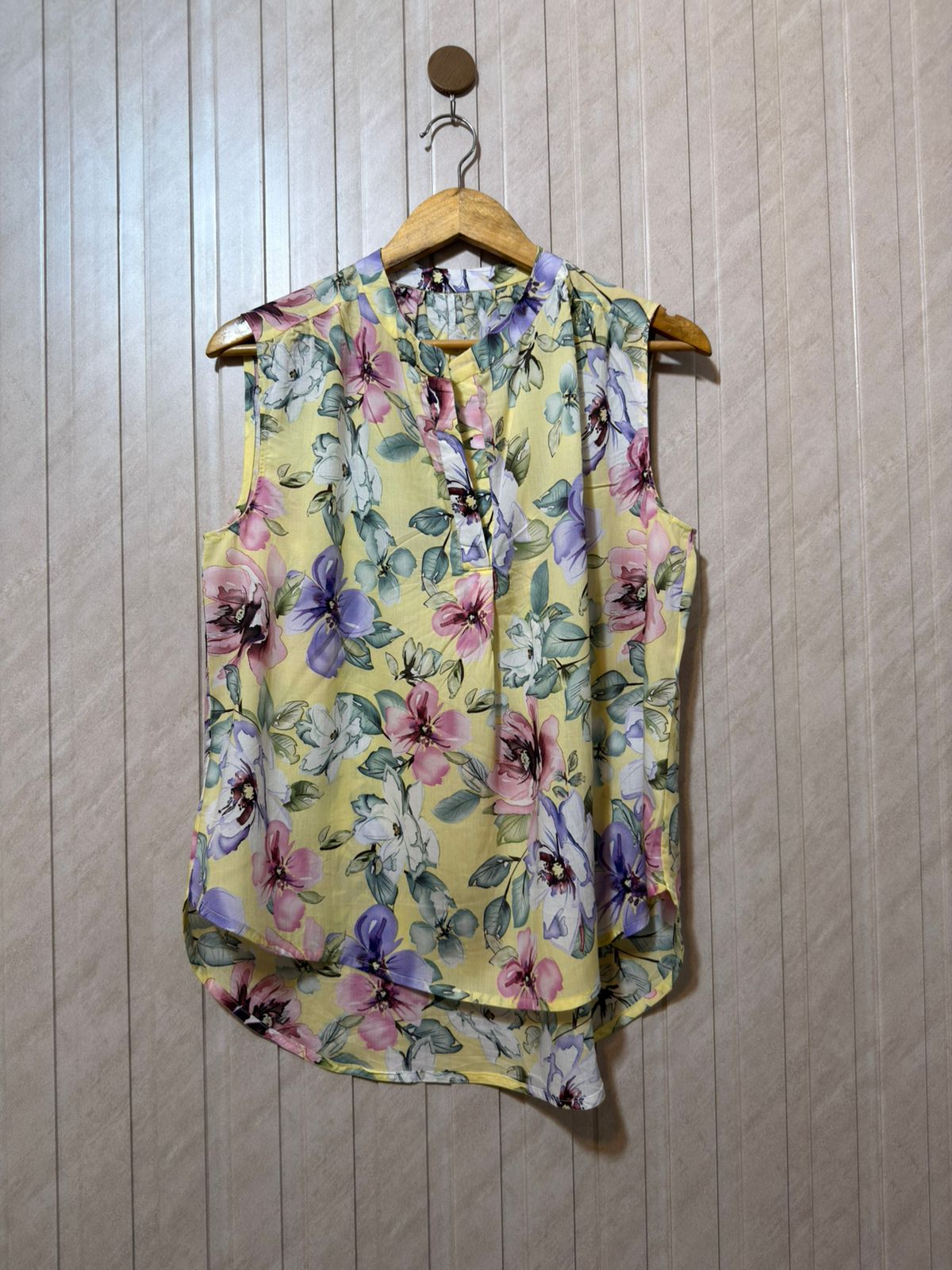 Chest 21  Lenght 25 to 28  Fabric Cotton Western Sleeveless Top
