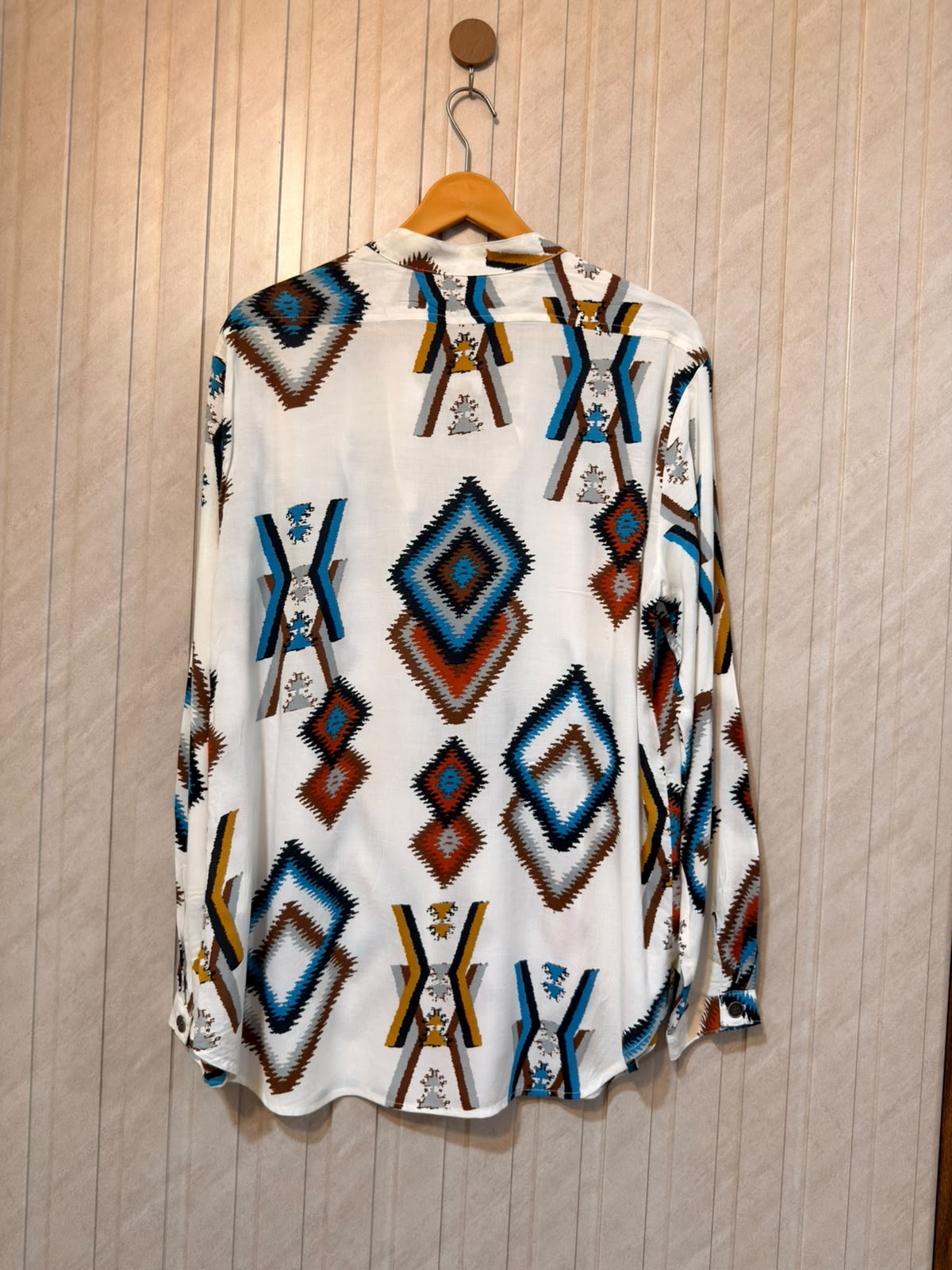 Chest 22  Lenght 30  Fabric Linen Women’s Branded Top