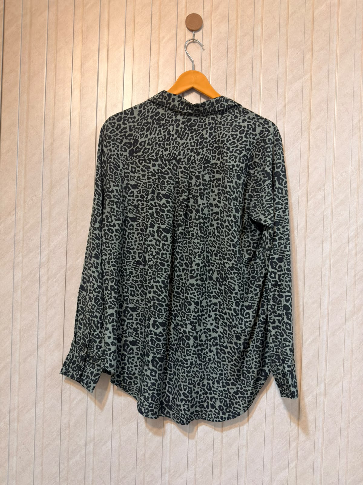 Chest 21  Lenght 29  Fabric Linen Women’s Everyday Top