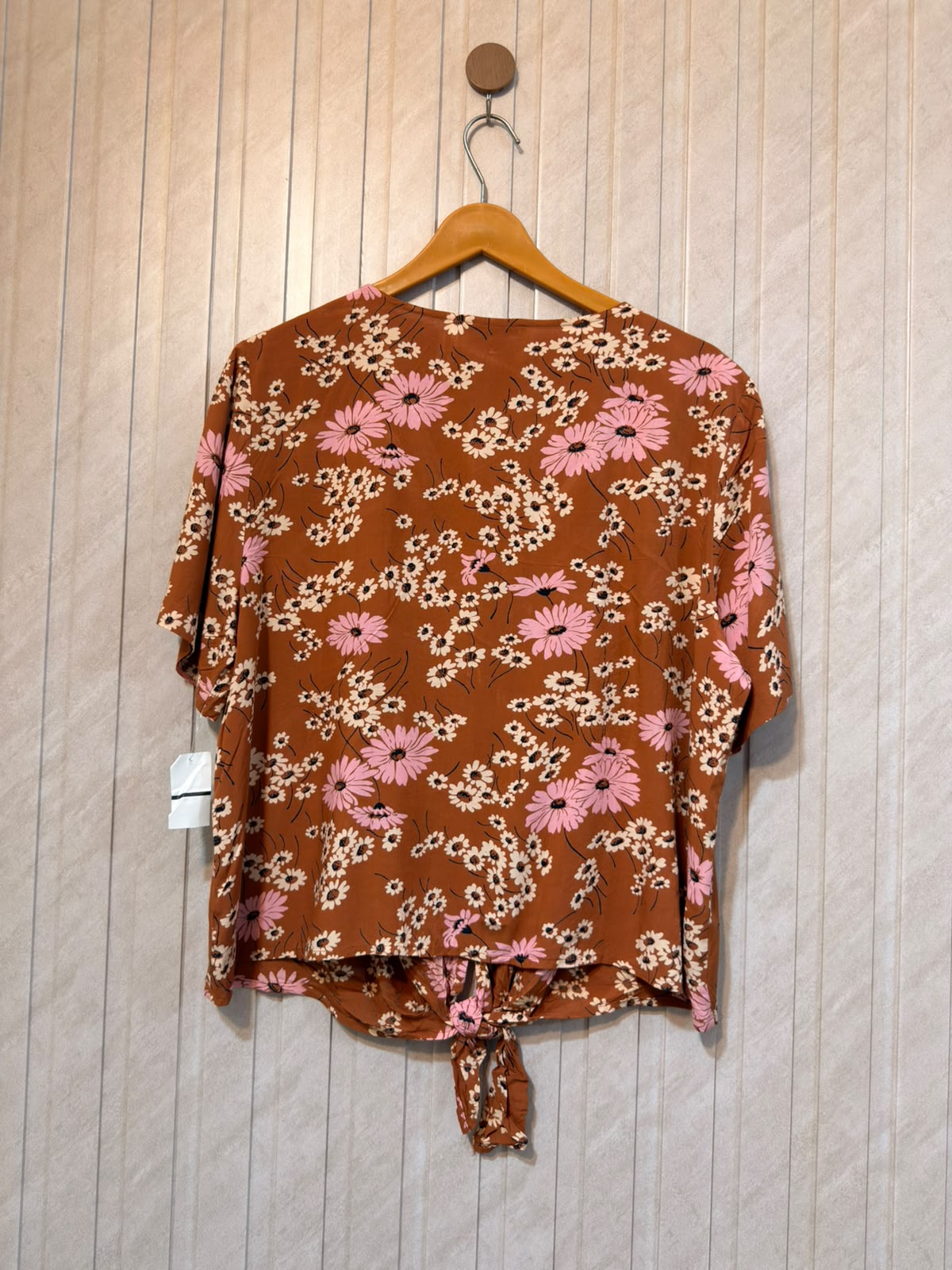 Chest 22  Lenght 24  Fabric Linen Women's Half Sleeve Top