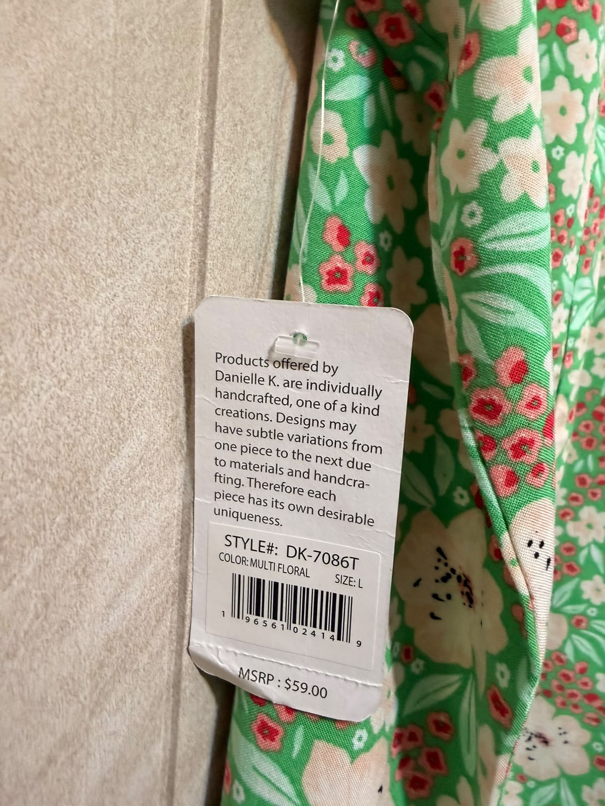 Chest 21  Lenght 28  Fabric Linen Essential Sleeveless Top