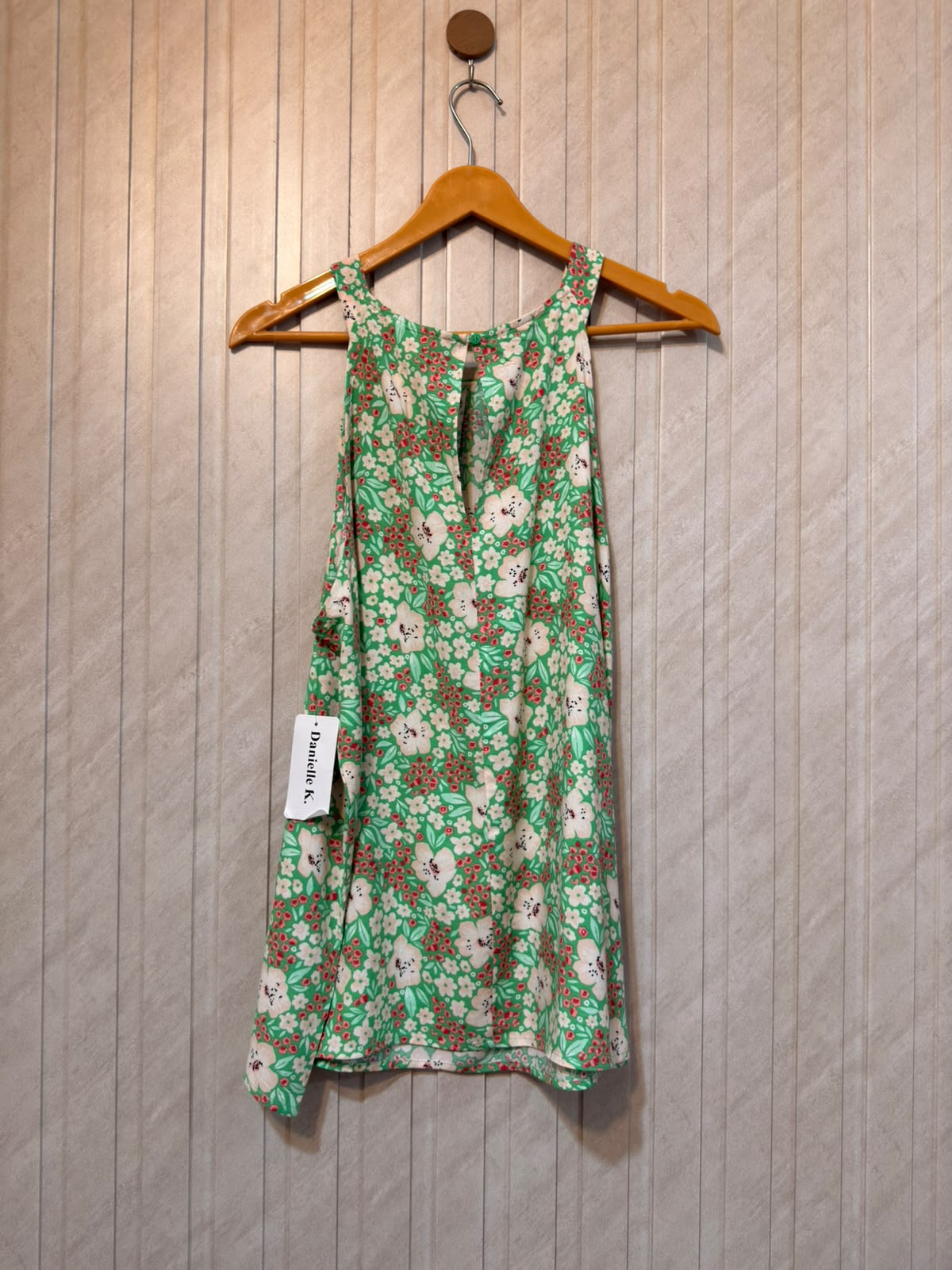 Chest 21  Lenght 28  Fabric Linen Essential Sleeveless Top