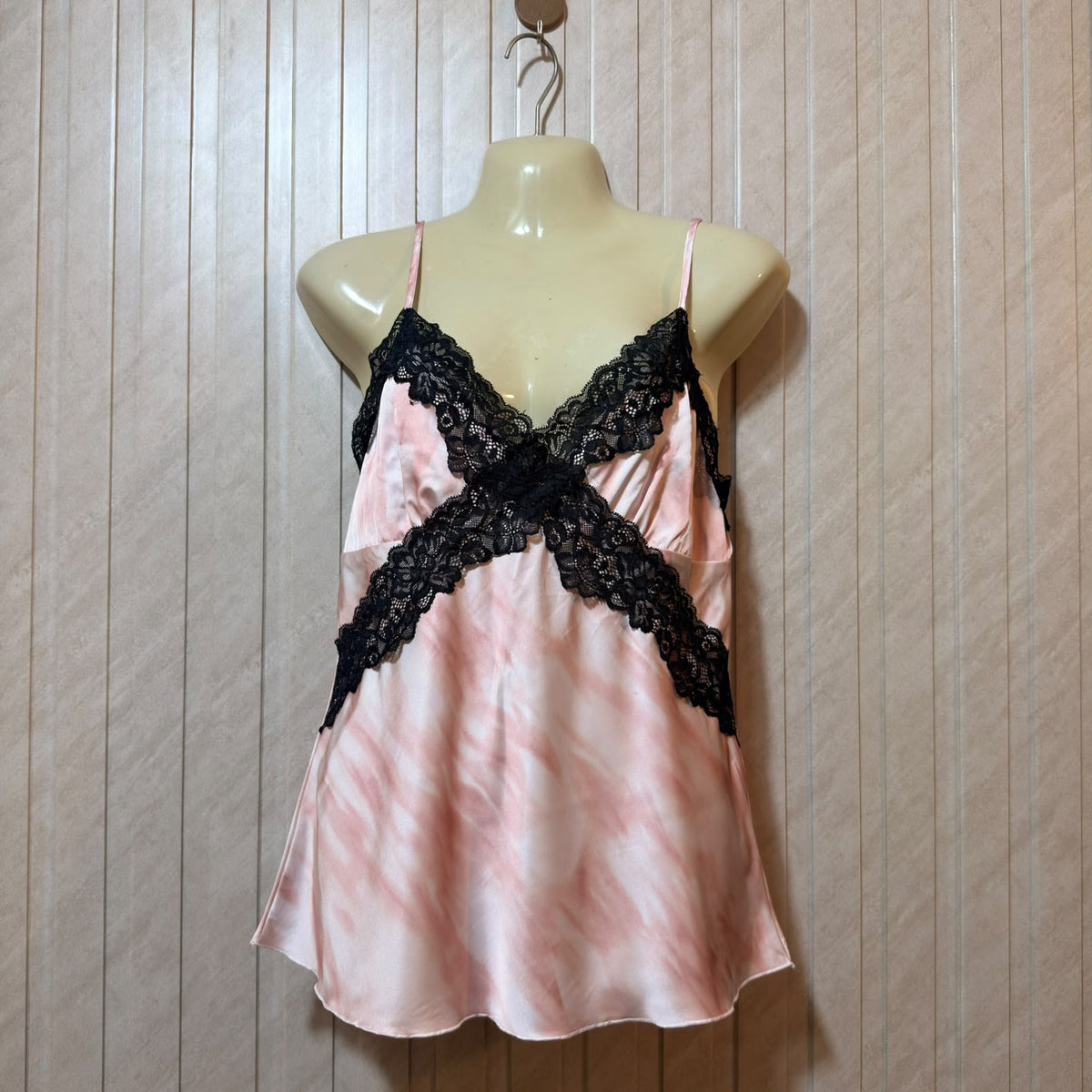Chest 19  Length 24  Fabric Silk Women’s Casual Western Crop Top