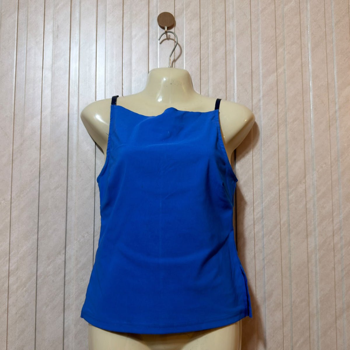 Chest 17  Length 19  Fabric Silk Premium Women’s Branded Crop Top