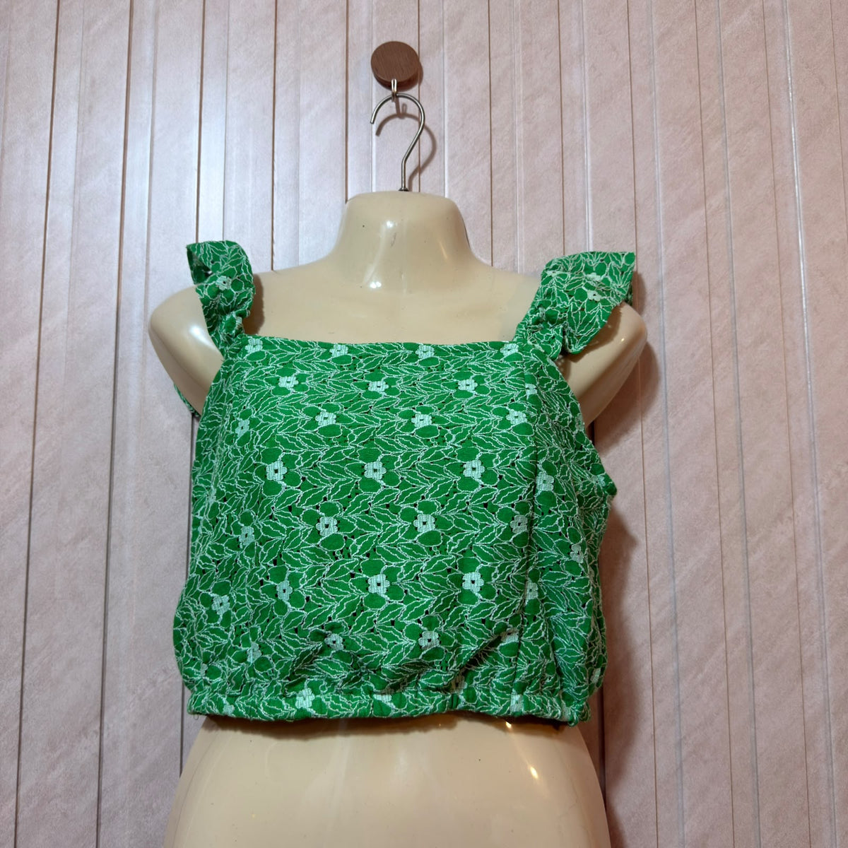 Chest 18  Length 14  Fabric Cotton Women’s Modern Branded Crop Top