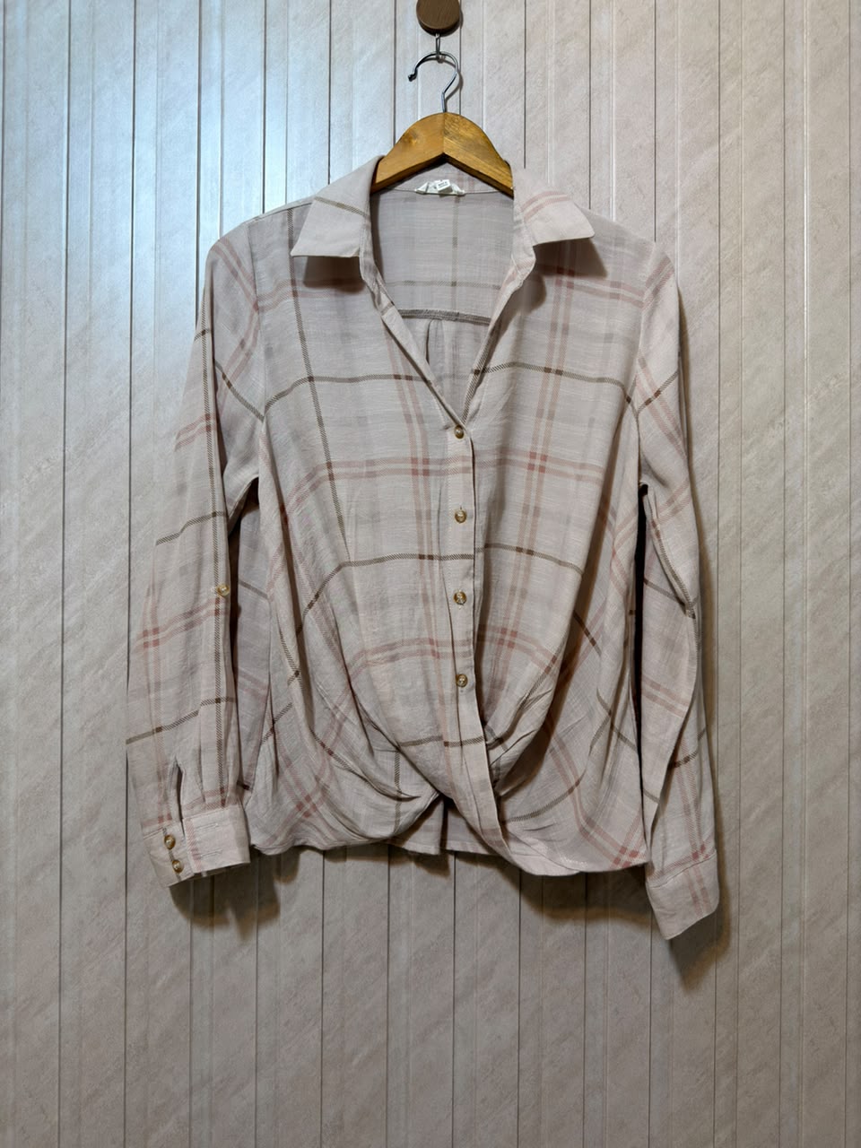 Chest 20  Length 24  Fabric Rayon Women’s Contemporary Full Sleeve Top