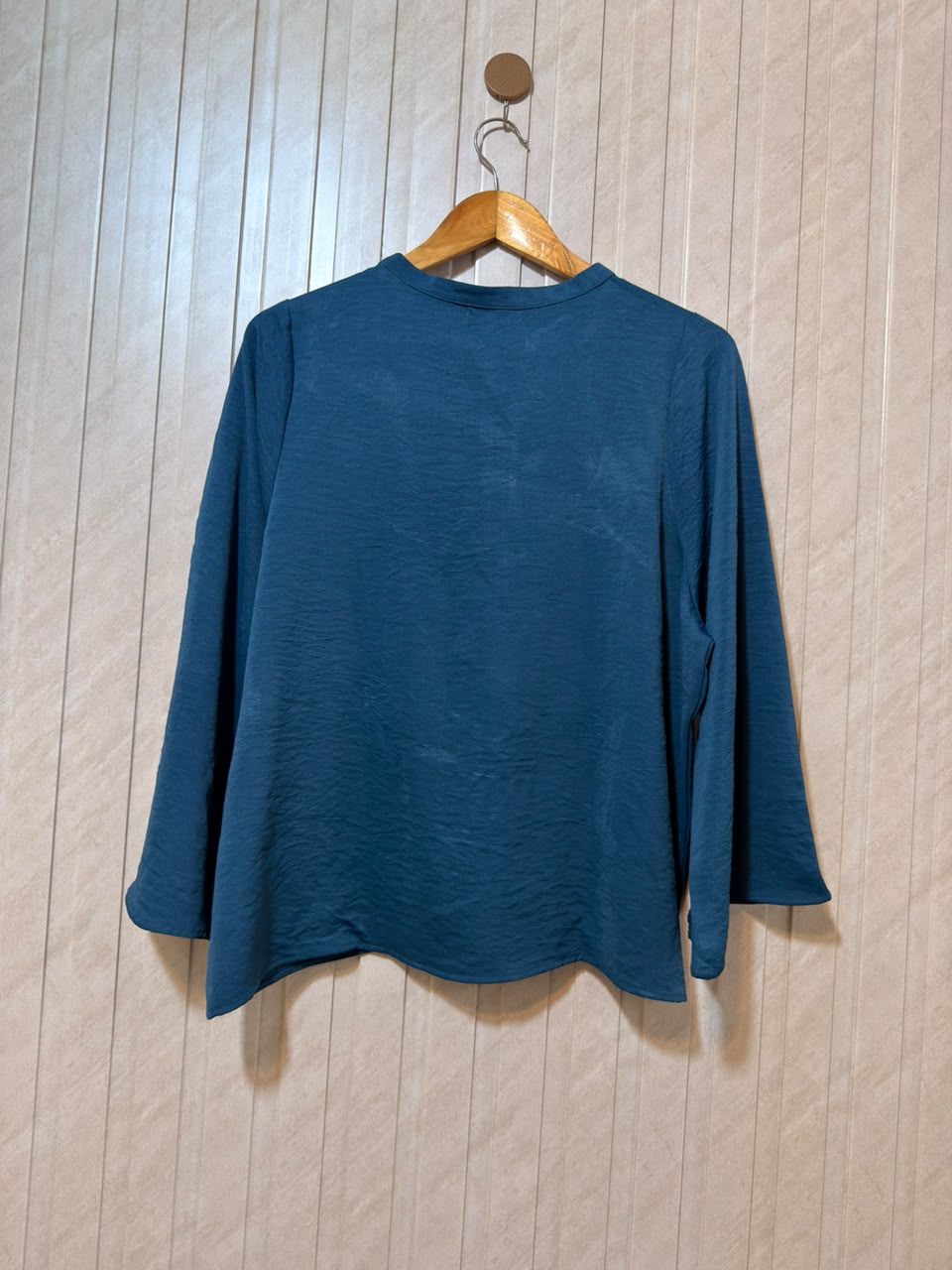 Chest Small Baggy Style  Length 23  Fabric Silk Women’s Sophisticated Long Sleeve Top