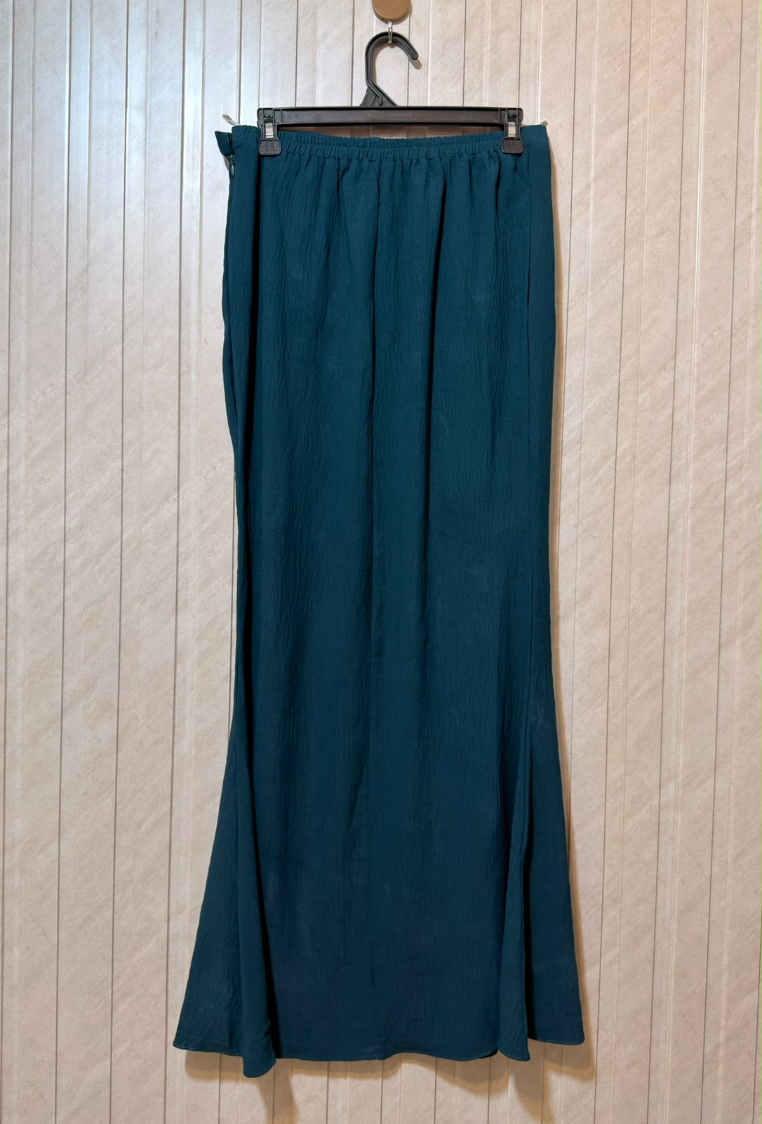 Waist 30  Length 41  Fabric Silk Premium Women’s Fashion Skirt