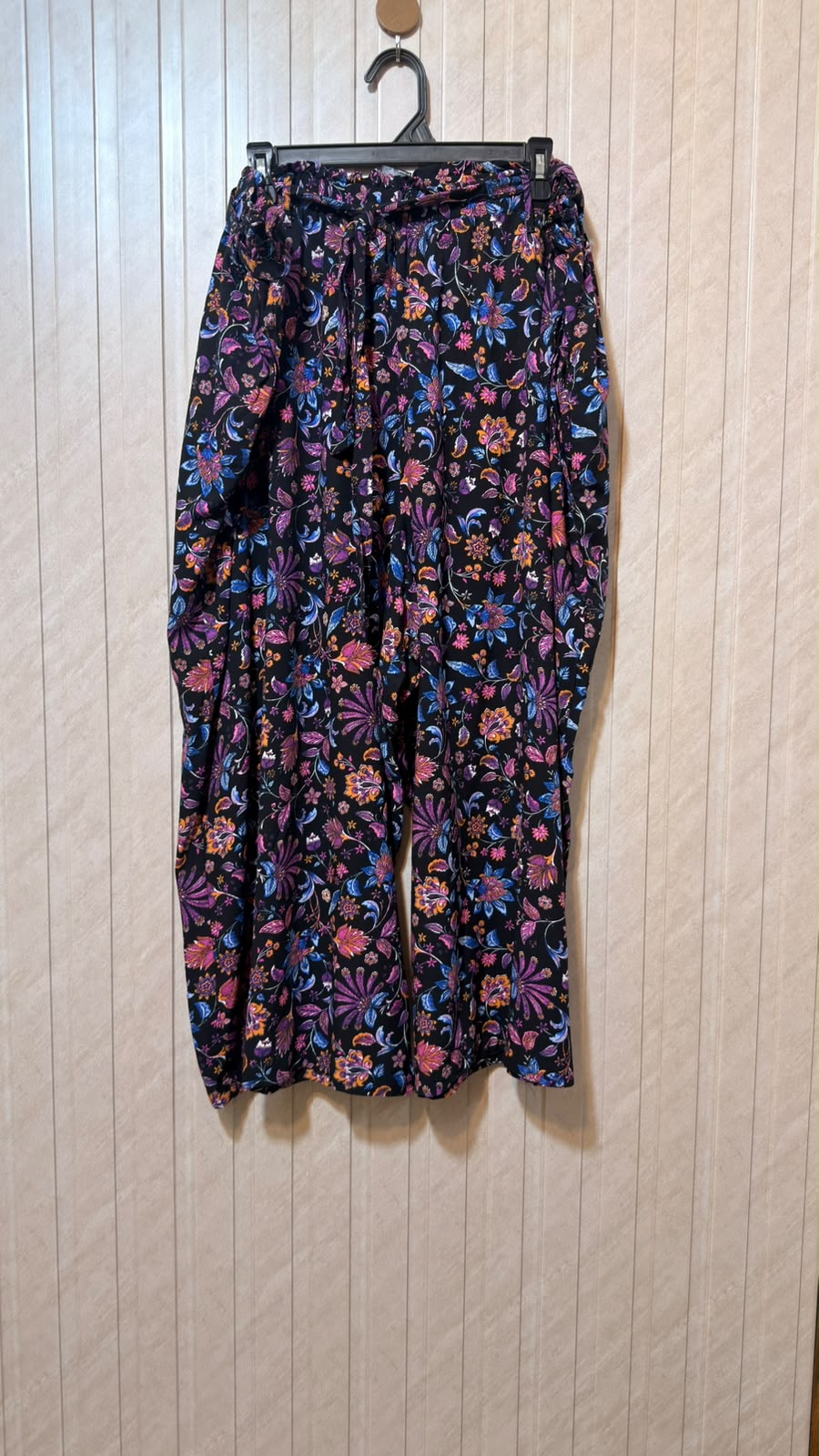 Waist 42  Lenght 35  Fabric linen Premium Trouser