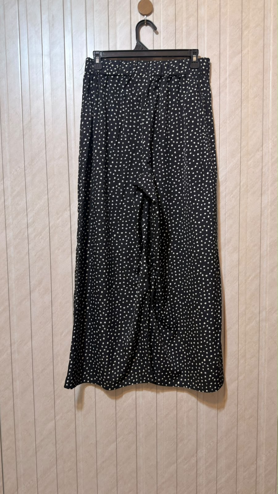 Waist 32  Lenght 37  Fabric silk Premium Collection Trouser
