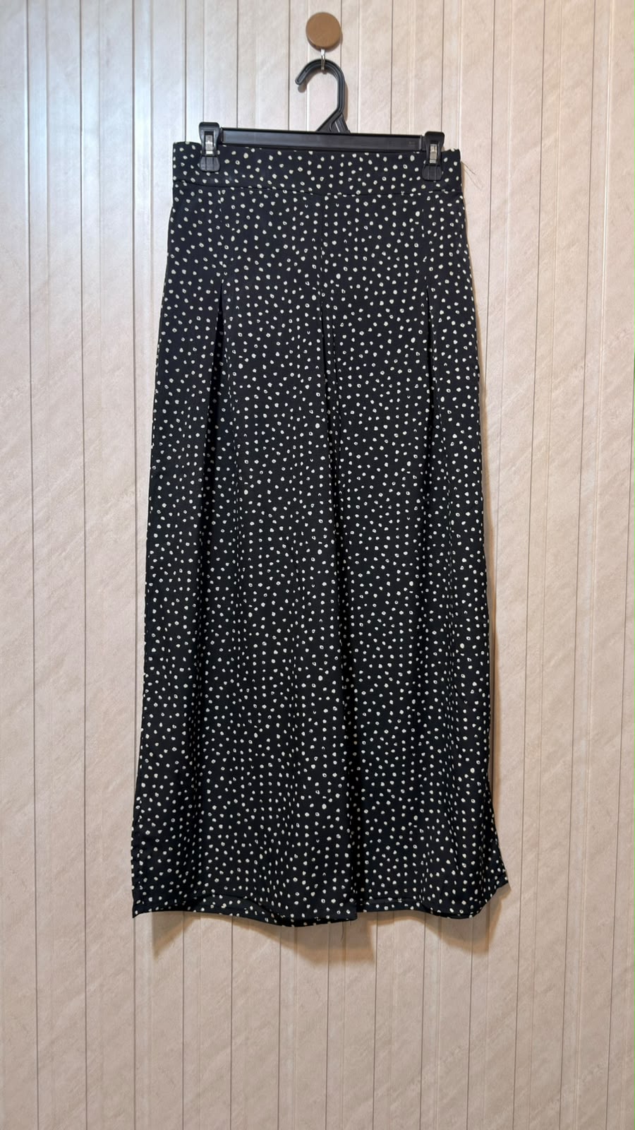Waist 32  Lenght 37  Fabric silk Premium Collection Trouser