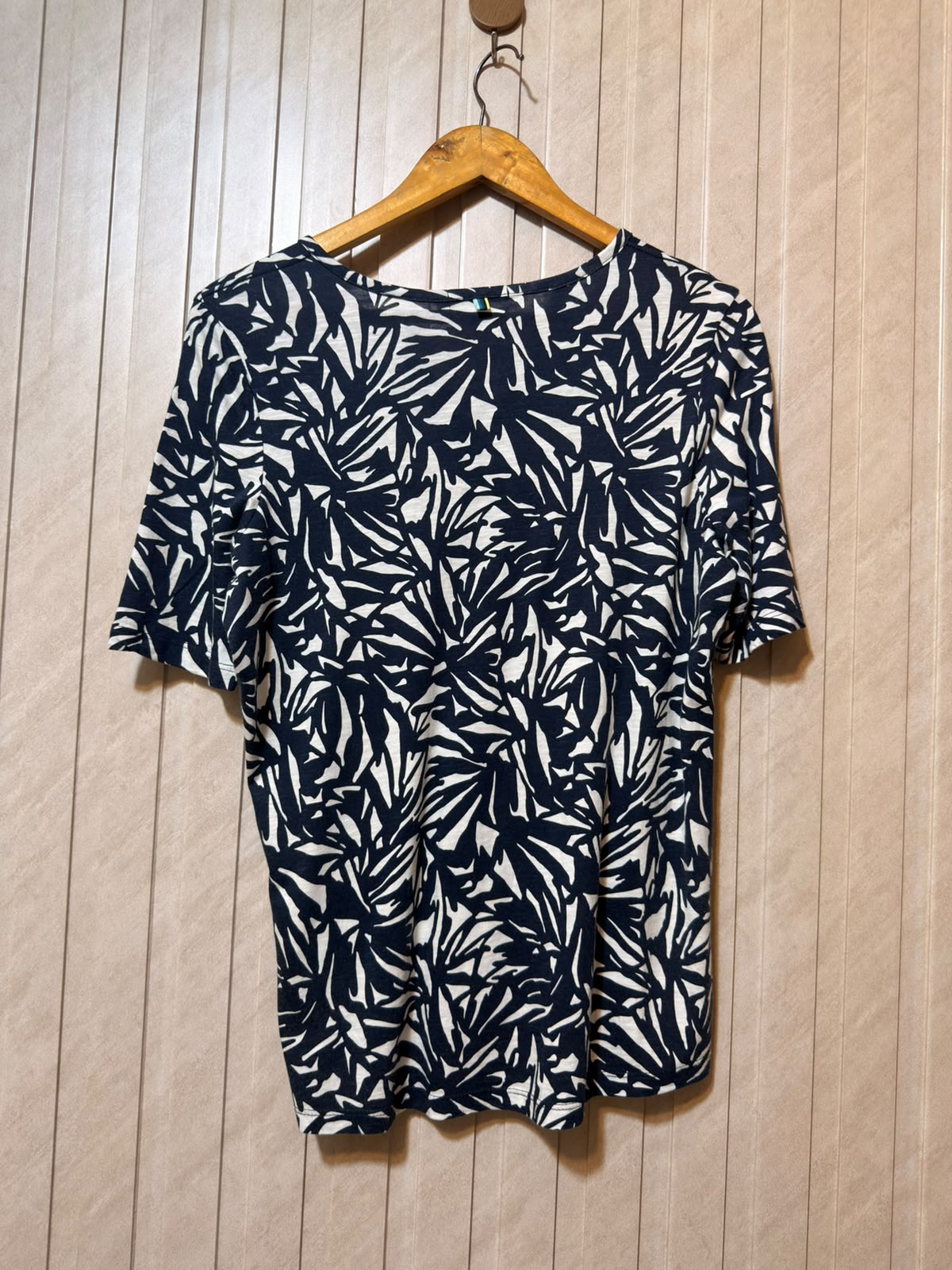 Chest 19   Lenght 24  Women’s Modern T-Shirt
