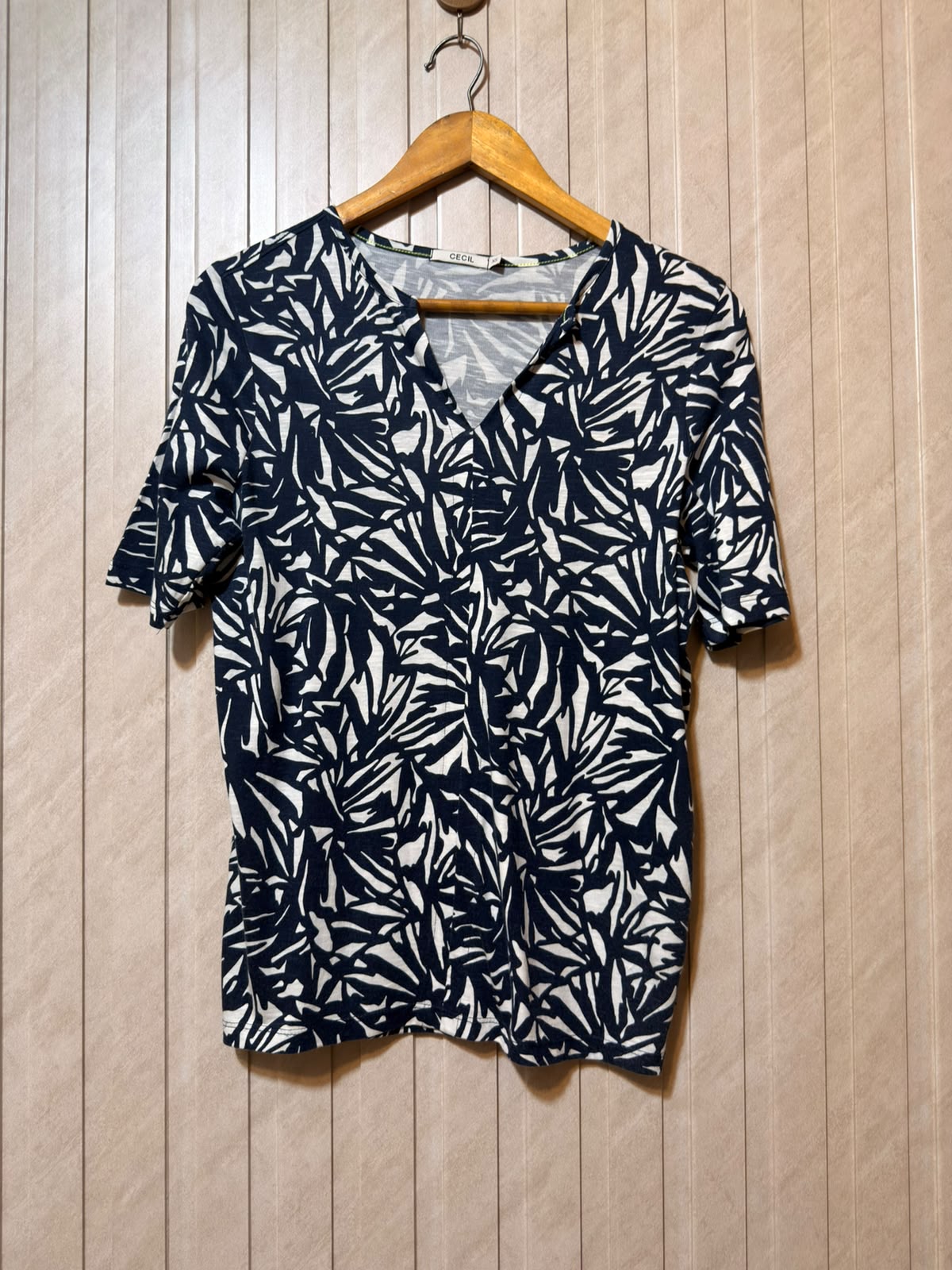 Chest 19   Lenght 24  Women’s Modern T-Shirt