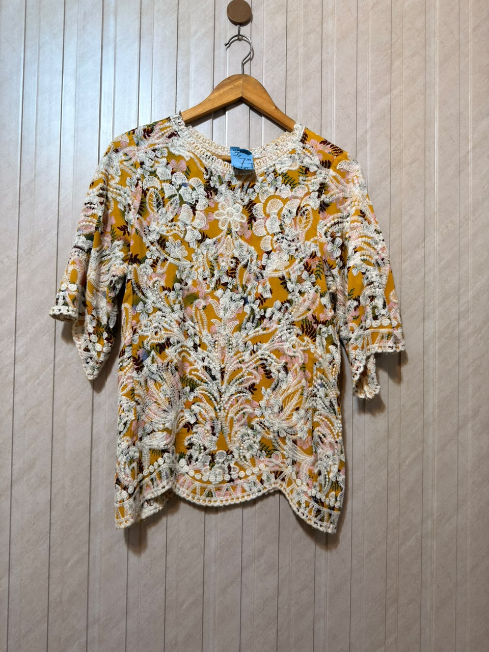Chest 17  Length 24  Fabric Linen Western Top