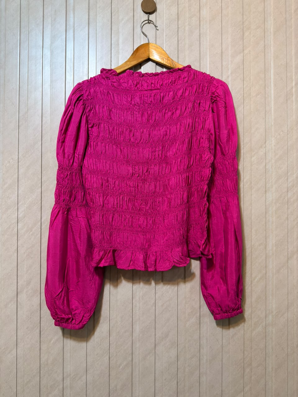 Chest 20  Length 20  Fabric Silk Women’s Signature Full Sleeve Top