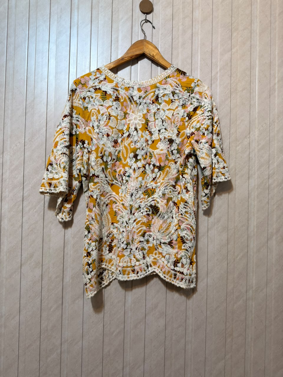 Chest 17  Length 24  Fabric Linen Western Top