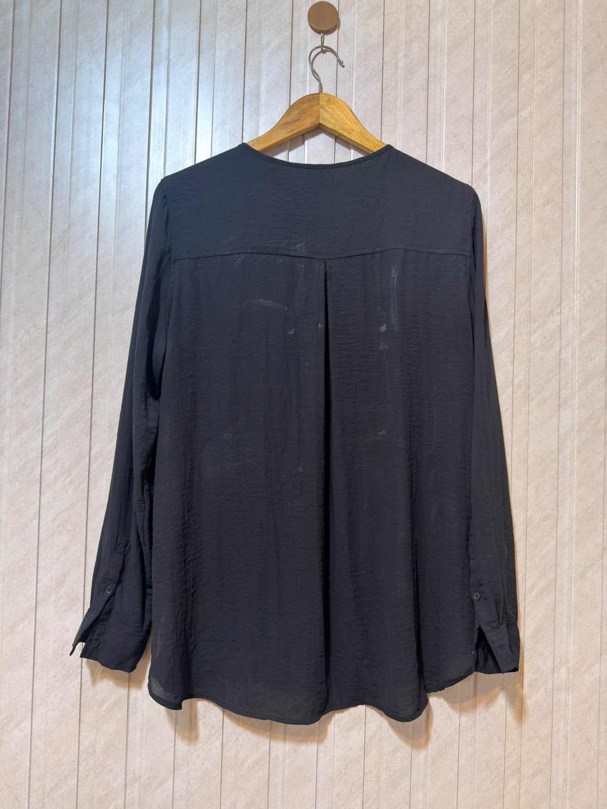 Chest 20  Lenght 28  Fabric silk Women’s Urban Full Sleeve Top