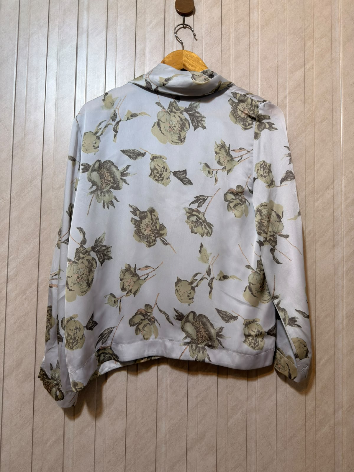 Chest 19  Lenght 22  Fabric Silk Women’s Daily Wear Full Sleeve Top