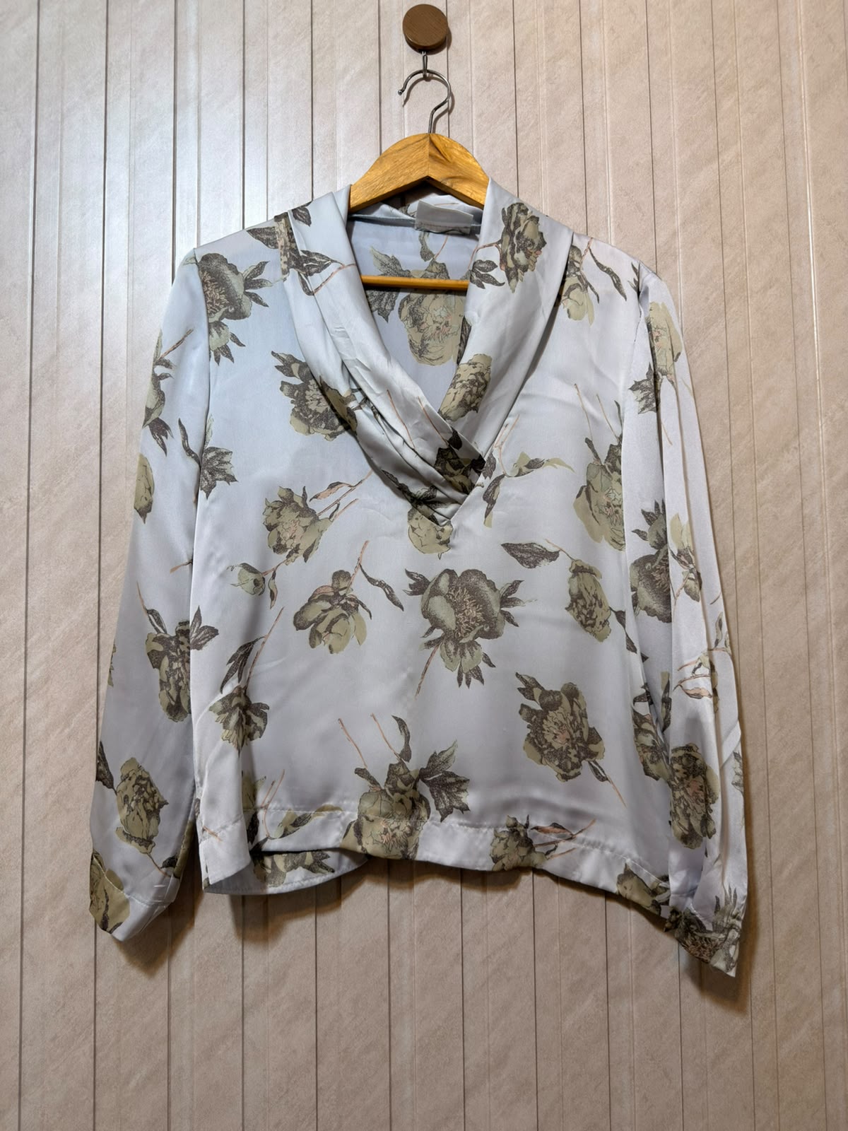 Chest 19  Lenght 22  Fabric Silk Women’s Daily Wear Full Sleeve Top