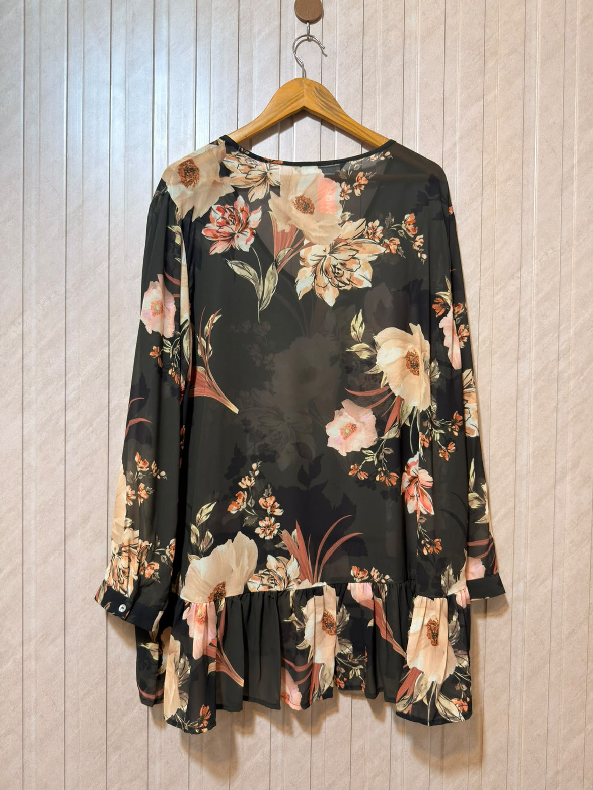Chest 23  Lenght 30 To 33  Fabric Chiffon Women’s Essential Edit Full Sleeve Top