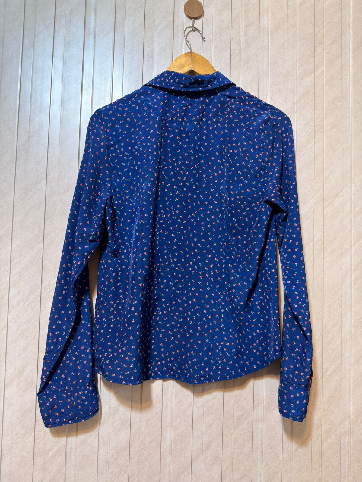 Chest 18  Lenght 23  Fabric silk Women’s Classic Full Sleeve Top
