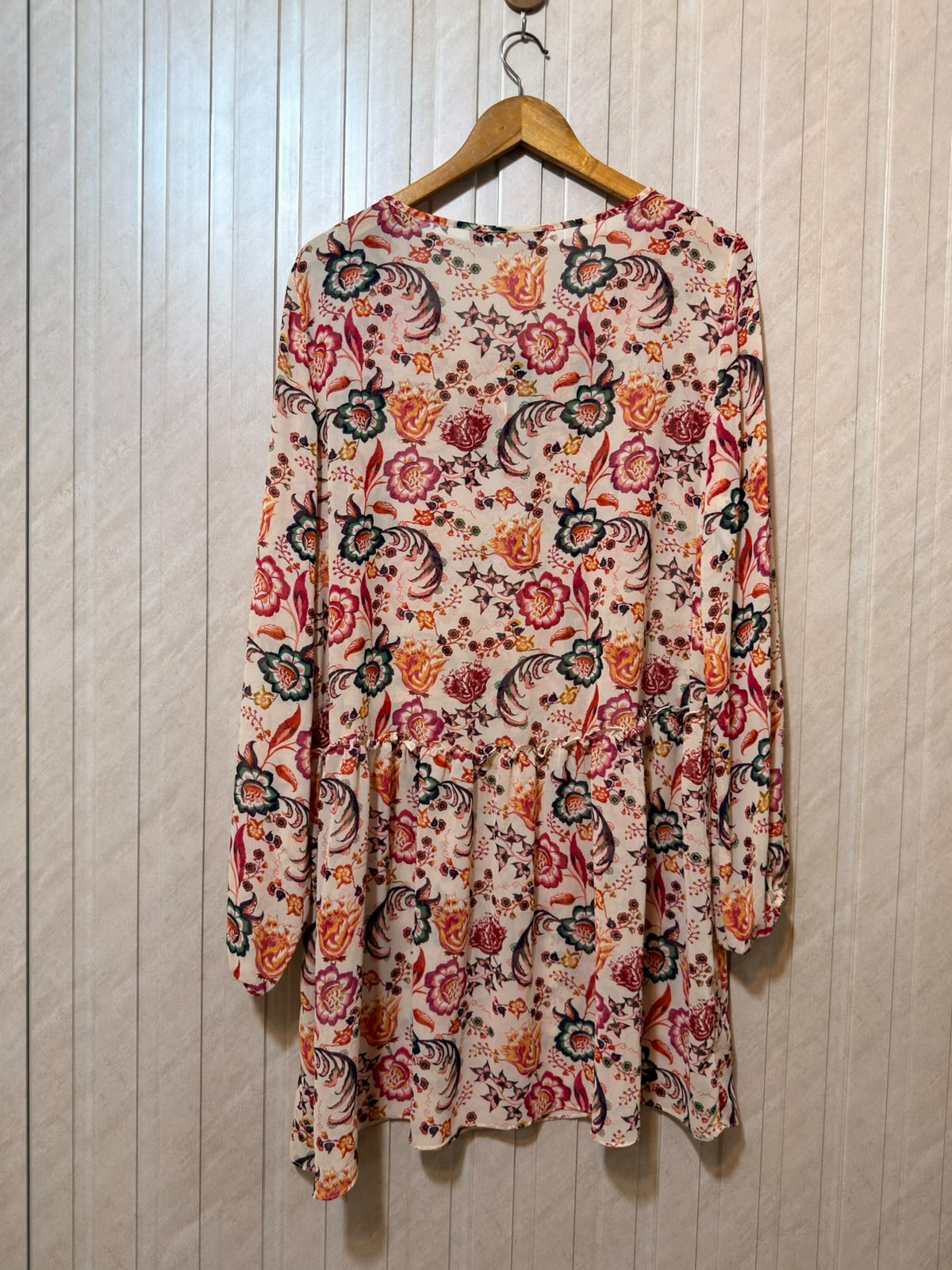 Chest 21  Lenght 35  Fabric Chiffon Women’s Signature Collection Full Sleeve Top