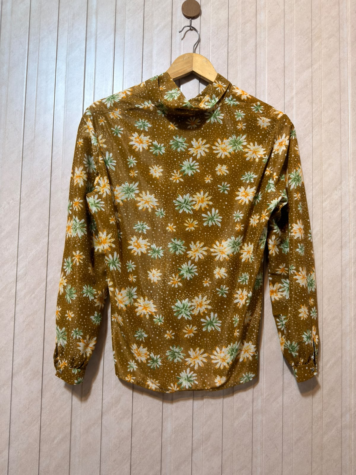 Chest 19  Lenght 24  Fabric silk Women’s Branded Full Sleeve Top